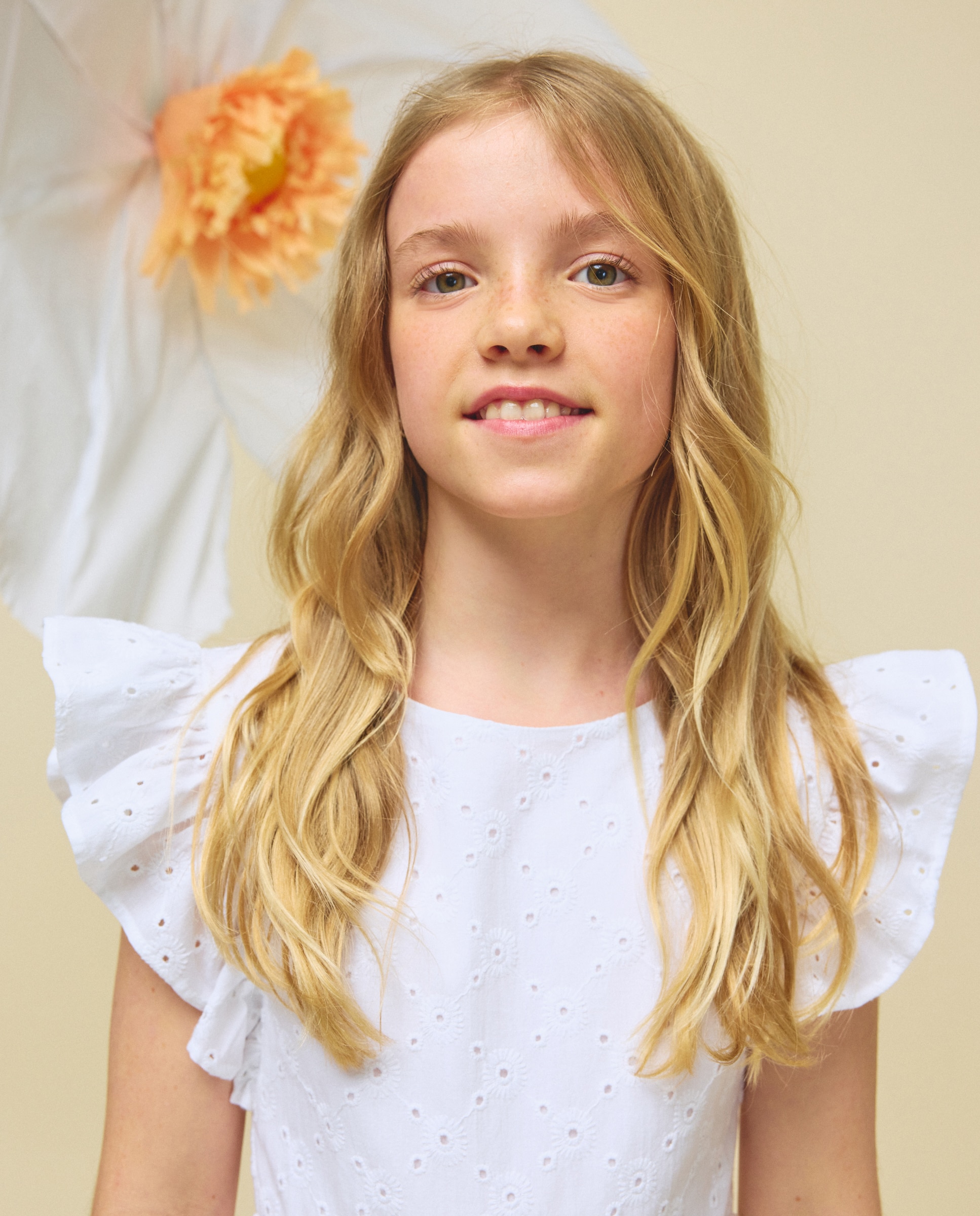 Vestido com Folho Franzido e Costas Abertas Kids El Corte Inglés Branco-marfim-4