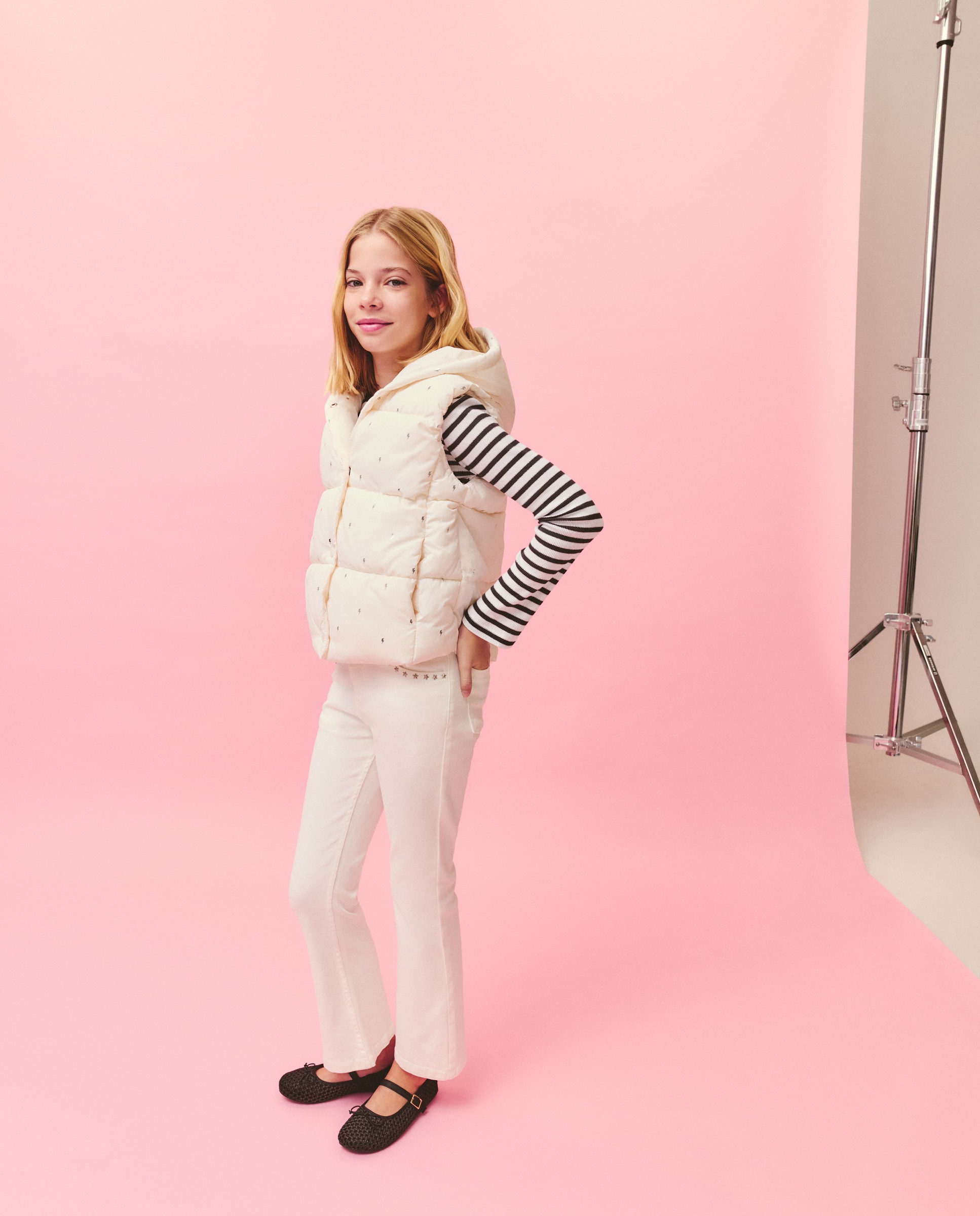 Colete de Nylon com Estampado Foil de Raios com Capuz Kids El Corte Inglés Branco-2