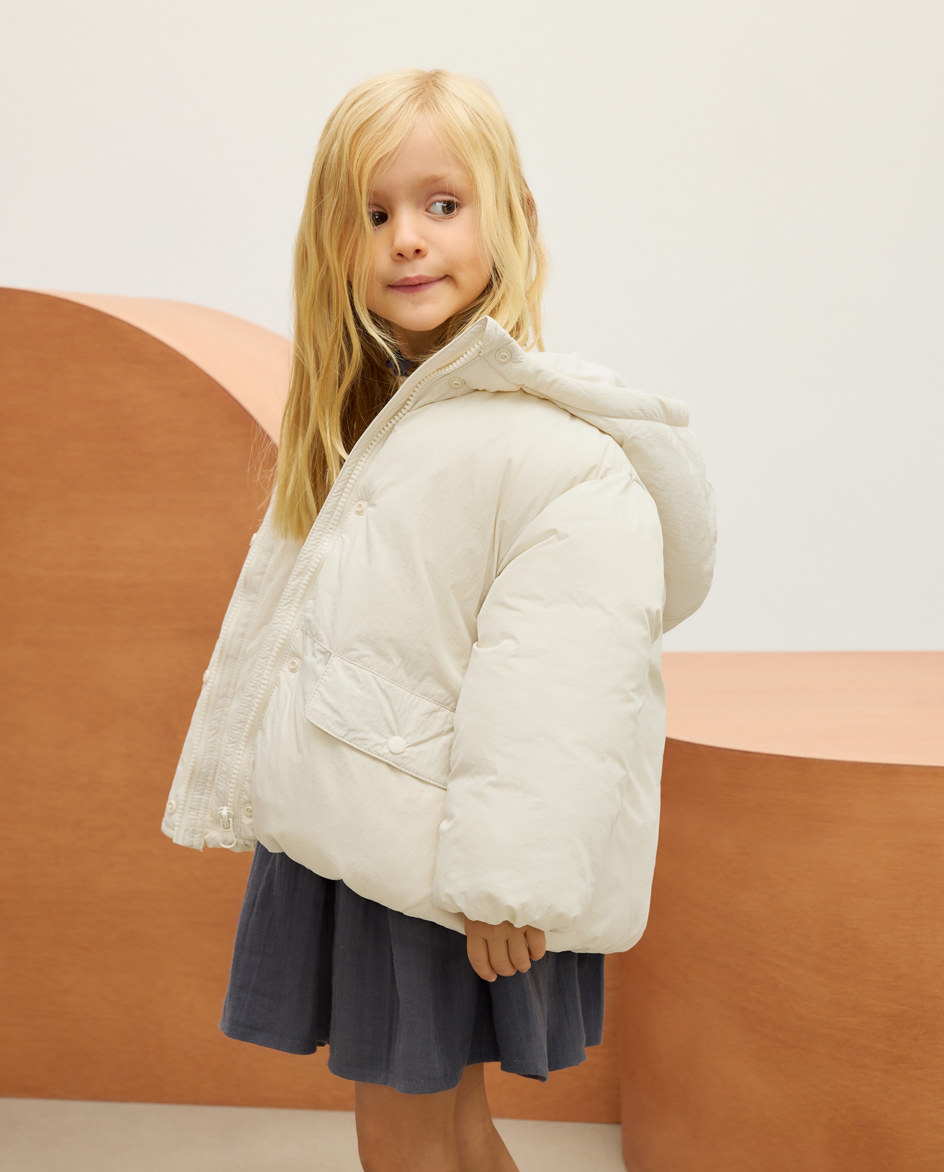 Parka Tipo Blusão Acolchoado com Capuz e Corte Curvo nos Bolsos 120 Cru-1