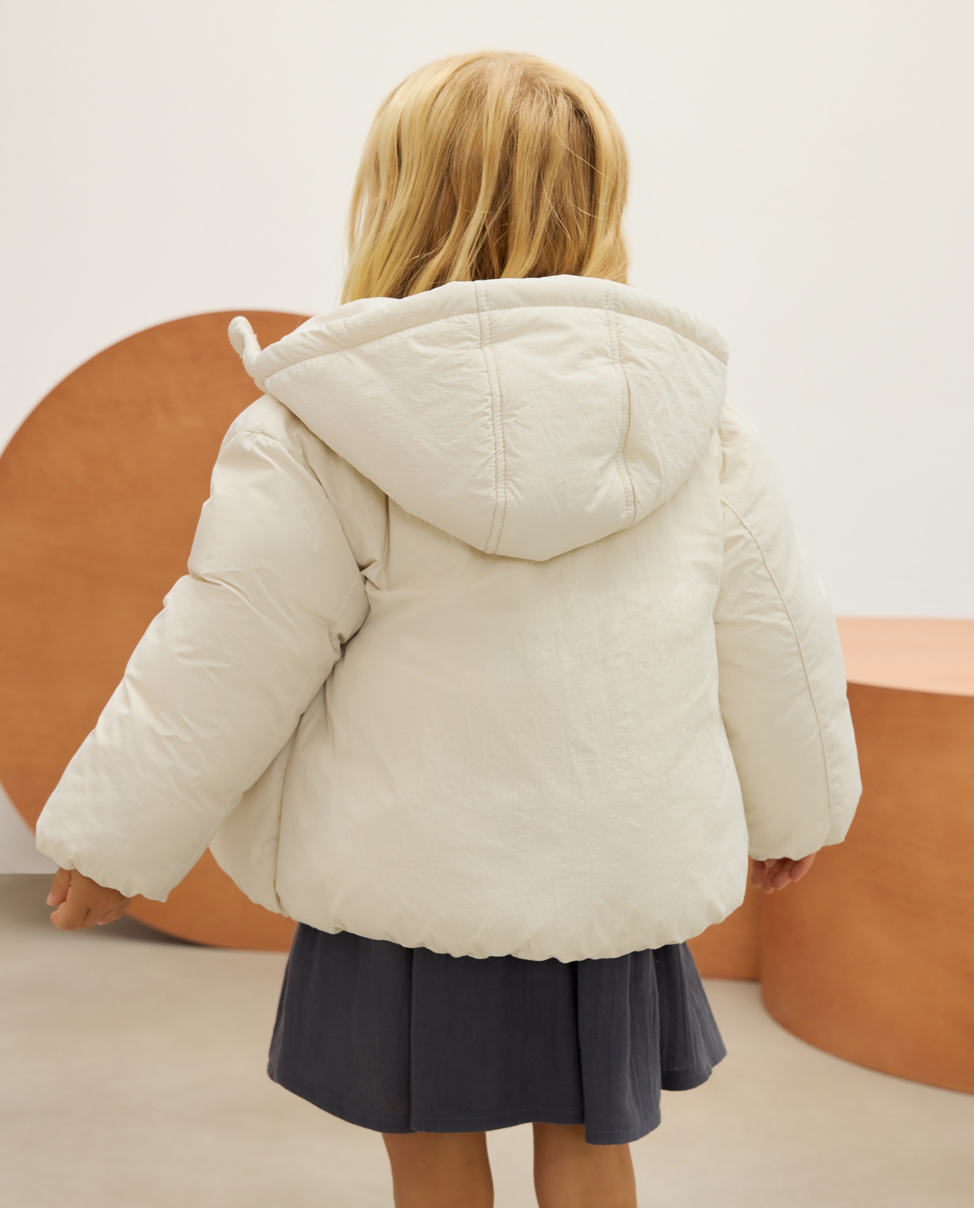 Parka Tipo Blusão Acolchoado com Capuz e Corte Curvo nos Bolsos 120 Cru-3