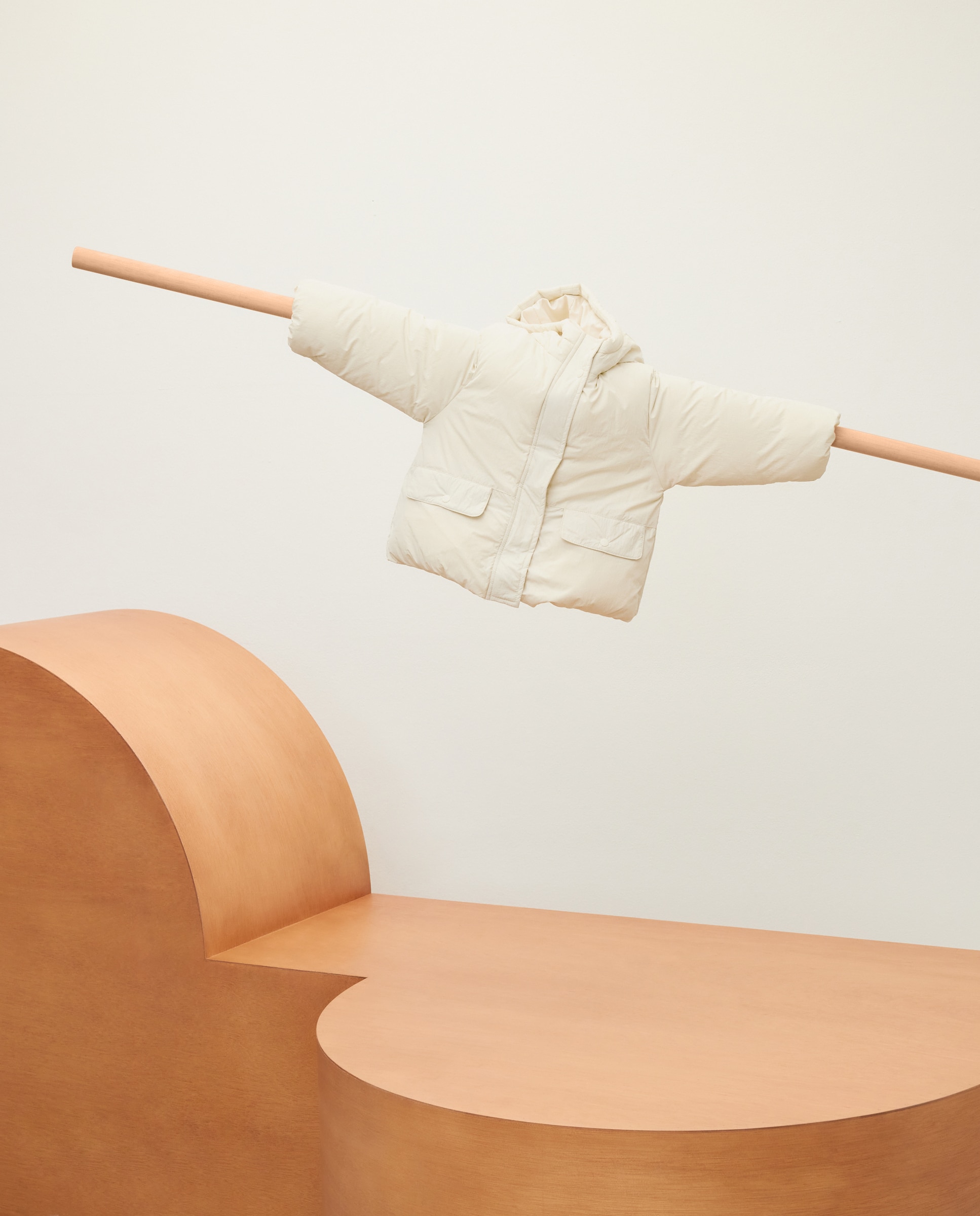 Parka Tipo Blusão Acolchoado com Capuz e Corte Curvo nos Bolsos 120 Cru-4