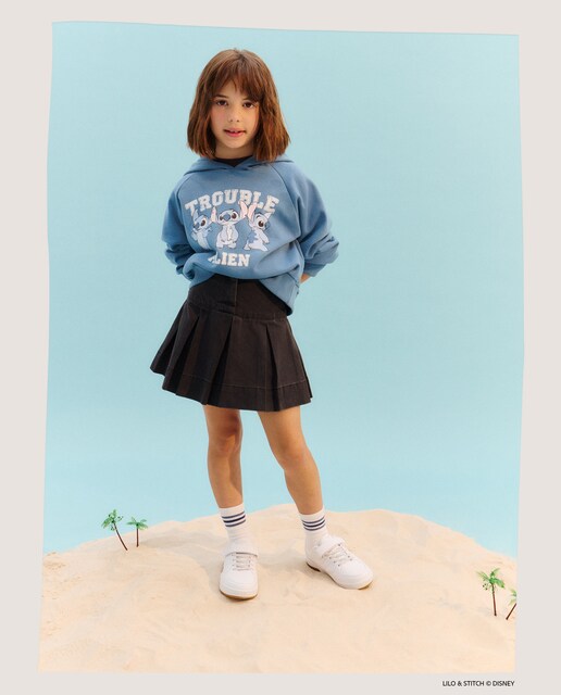 Imagen 0 de Sudadera capucha estampado print posicional Stitch de niña