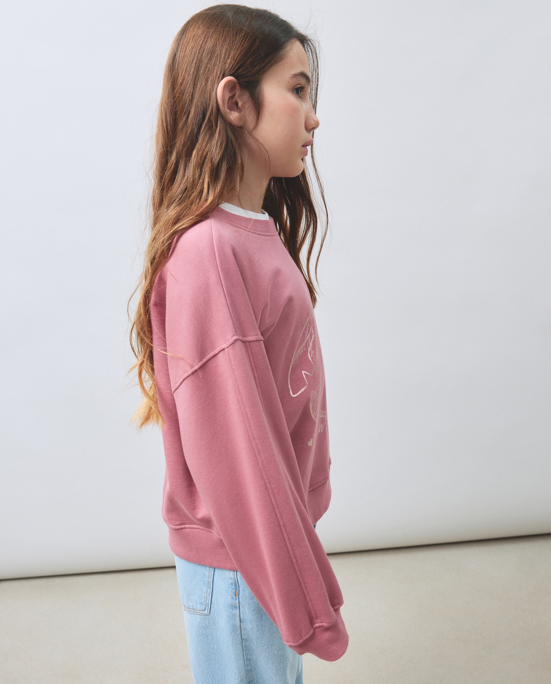 Sweatshirt de Decote Redondo com Estampado Posicional de Perfil em Upson Stitch Kids El Corte Inglés Ameixa-3