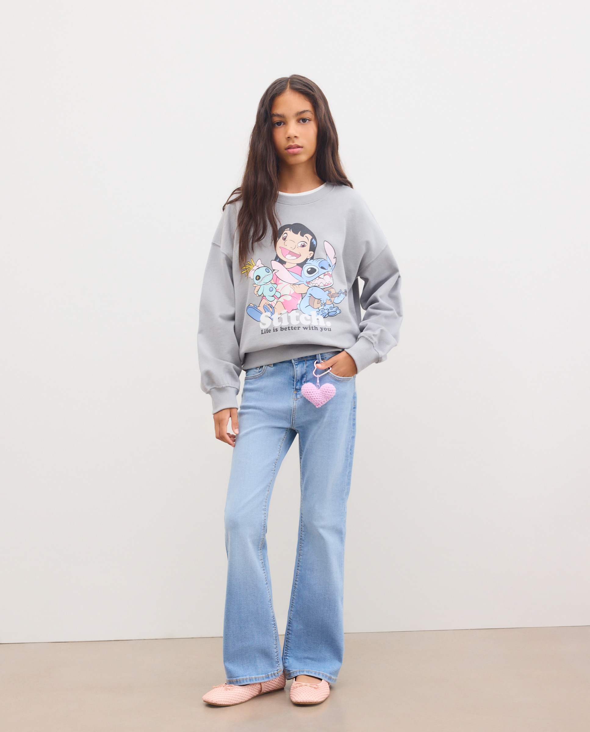 Sweatshirt com Decote Redondo e Estampado Posicional de Fantasia Lilo&Stitch Kids El Corte Inglés Cinzento-2