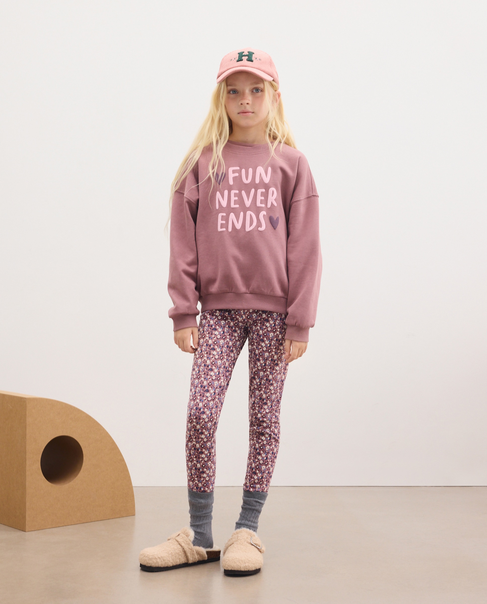 Sudadera felpa cuello caja básica con posicional puff print "corazón" de niña - Kids El Corte Inglés - 291 Berenjena 291 Berenjena-1