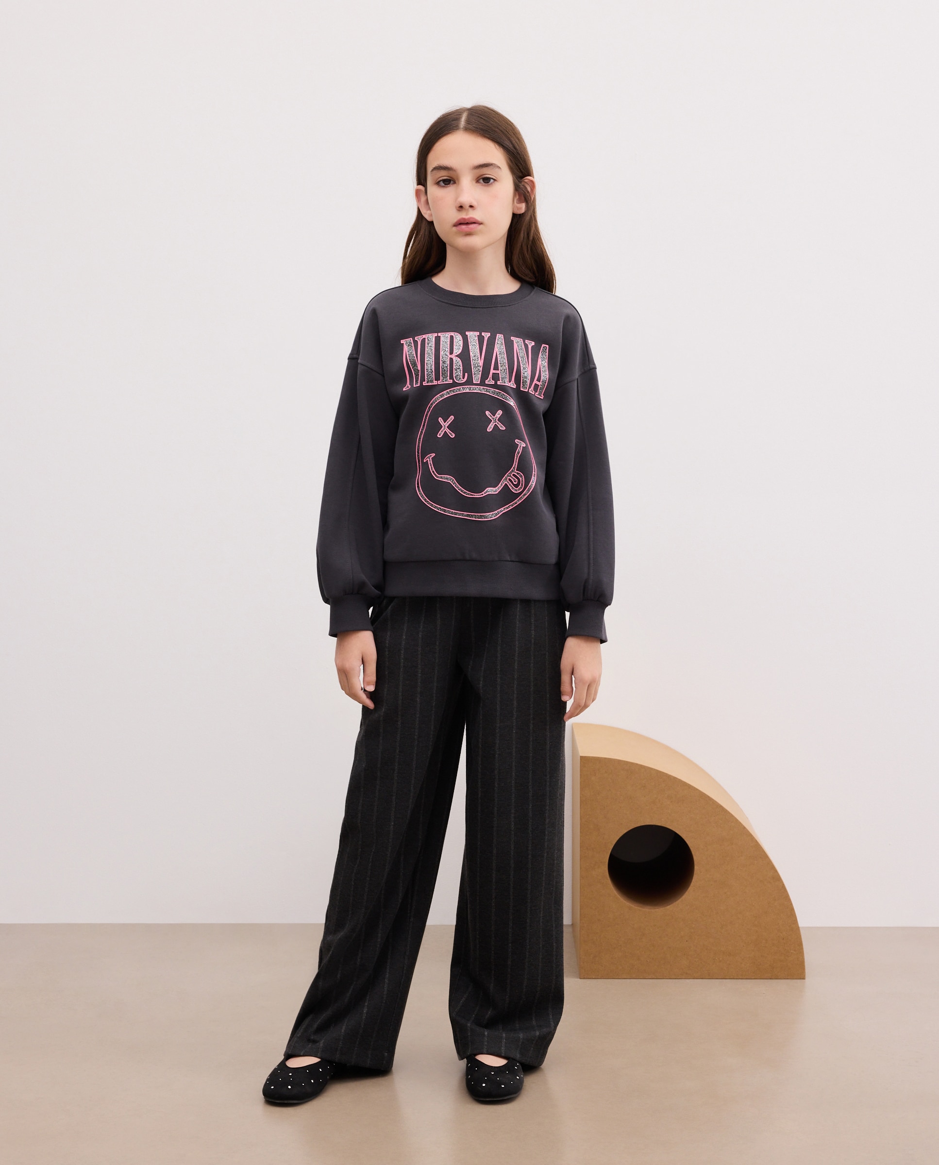 Sweatshirt de Decote Redondo com Estampado NIRVANA com Glitter Cinzento-2