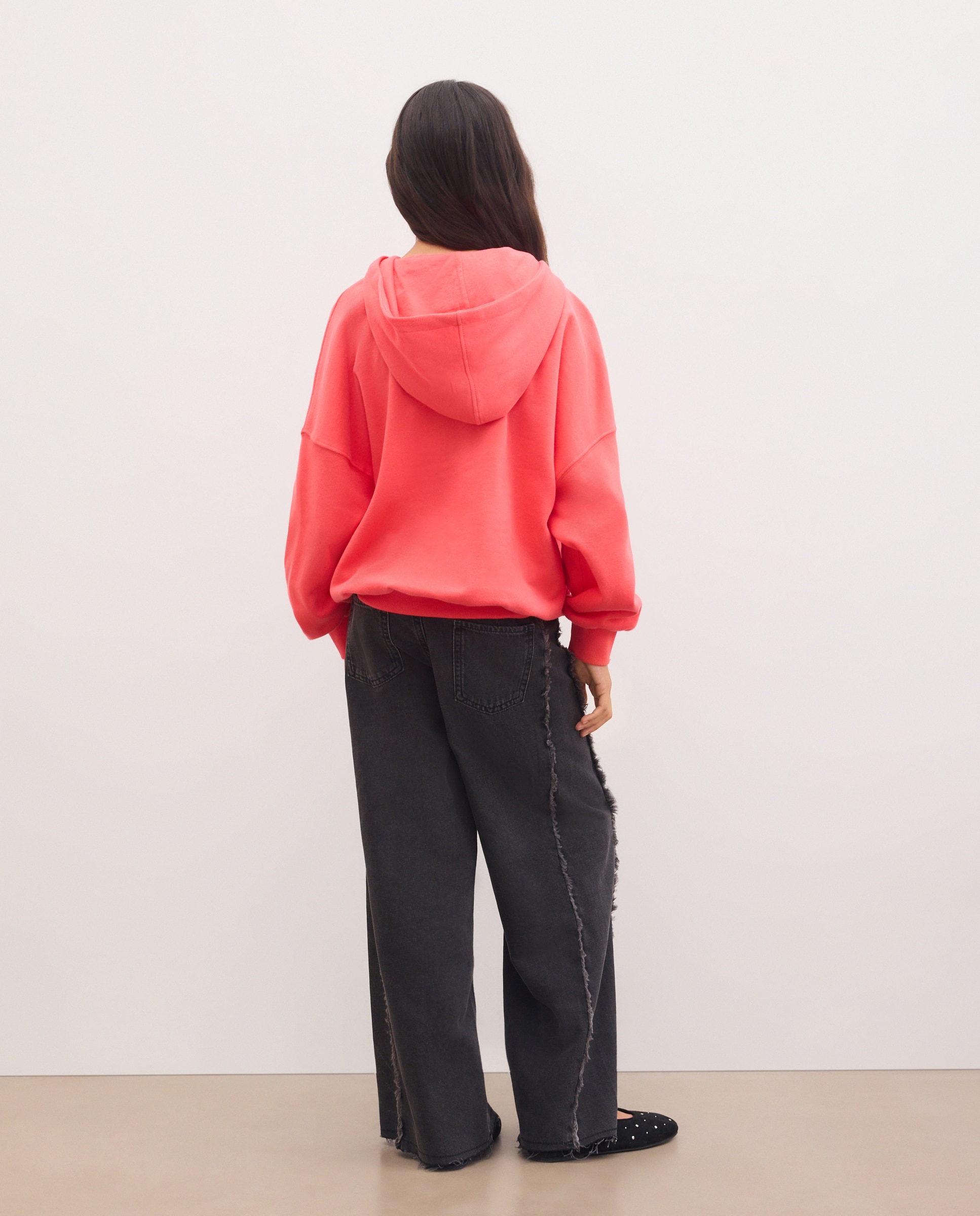 Sweatshirt Fechada com Capuz Oversize e com Estampado Posicional Varsity Bordado Vermelho-3