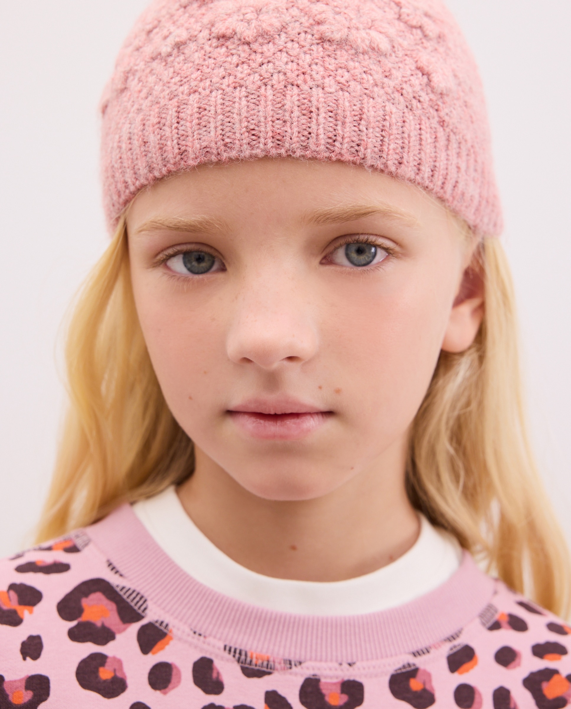 Imagen 0 de Sudadera cuello caja all over print animal leopardo de niña Rosa