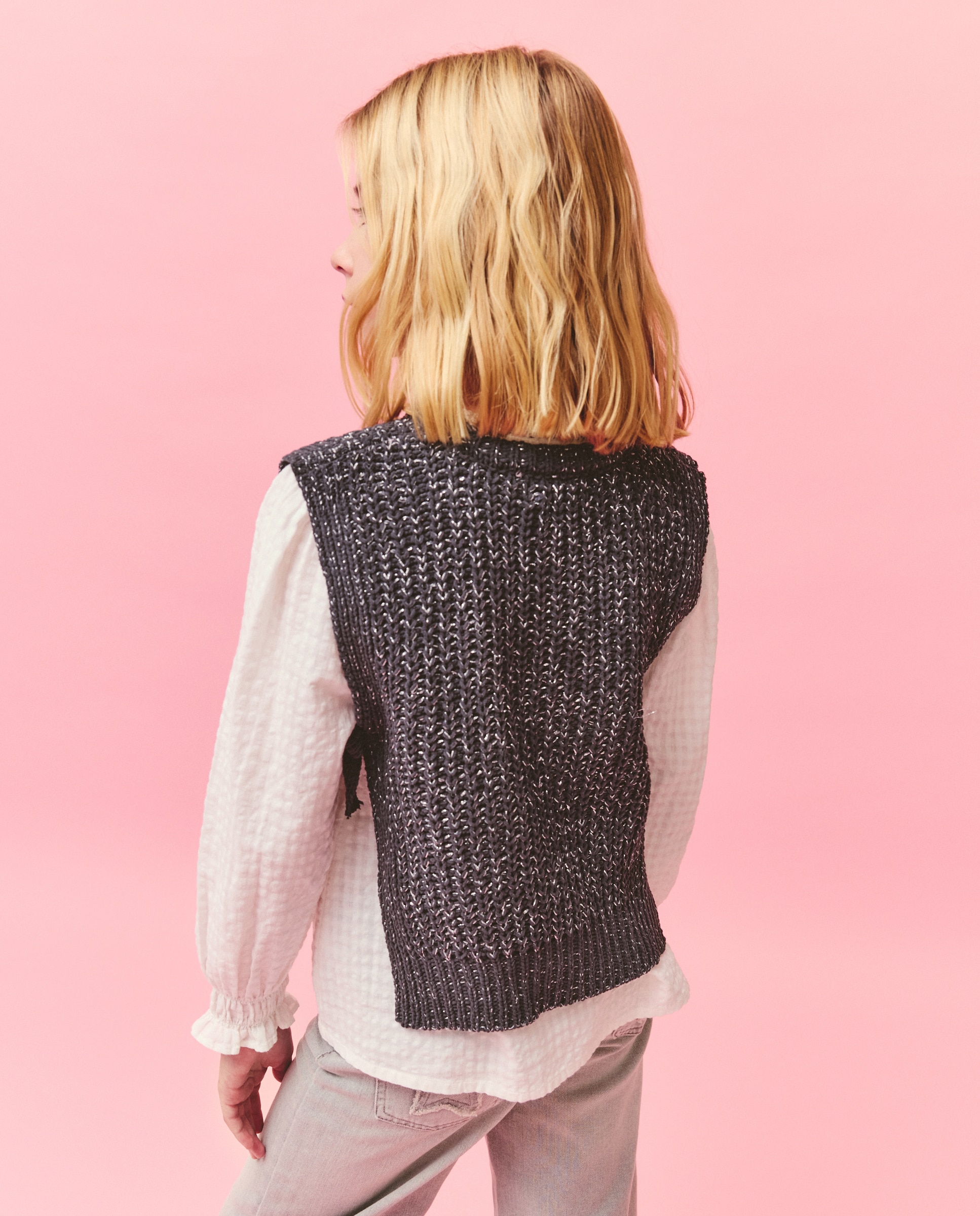 Colete de Tricot Chenille com Fio Metalizado e Laços Laterais Chumbo-3