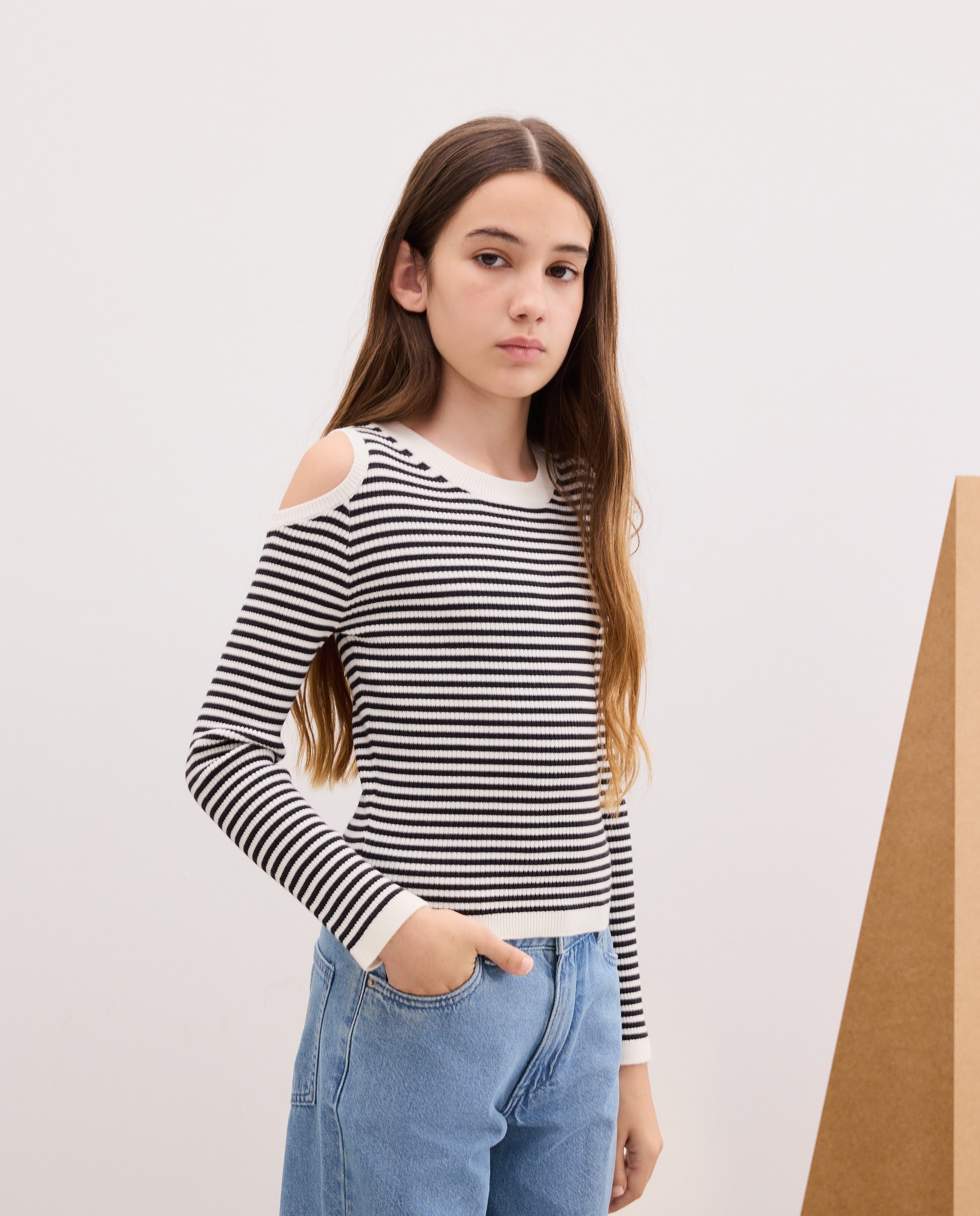 Imagem 0 de Camisola de Malha às Riscas com Ombros Cut Out