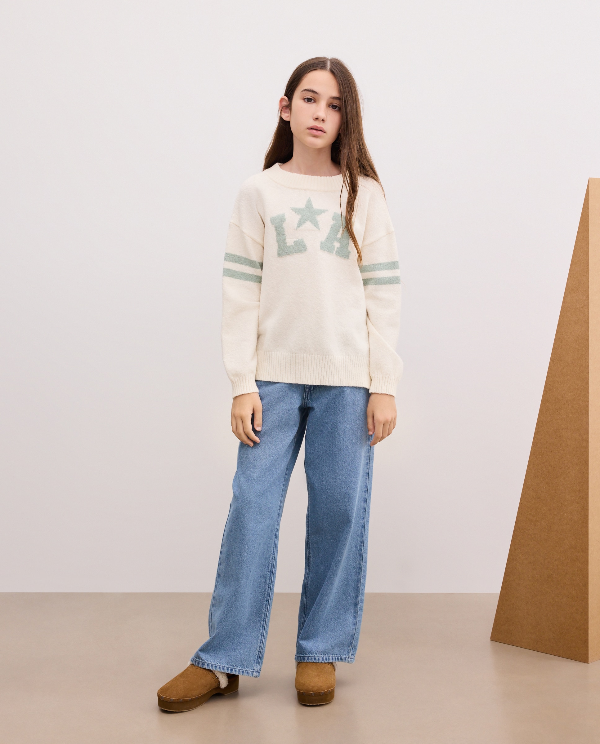 Camisola de Malha de Decote Redondo com Intársia de Texto Varsity e Riscas na Manga Branco-2