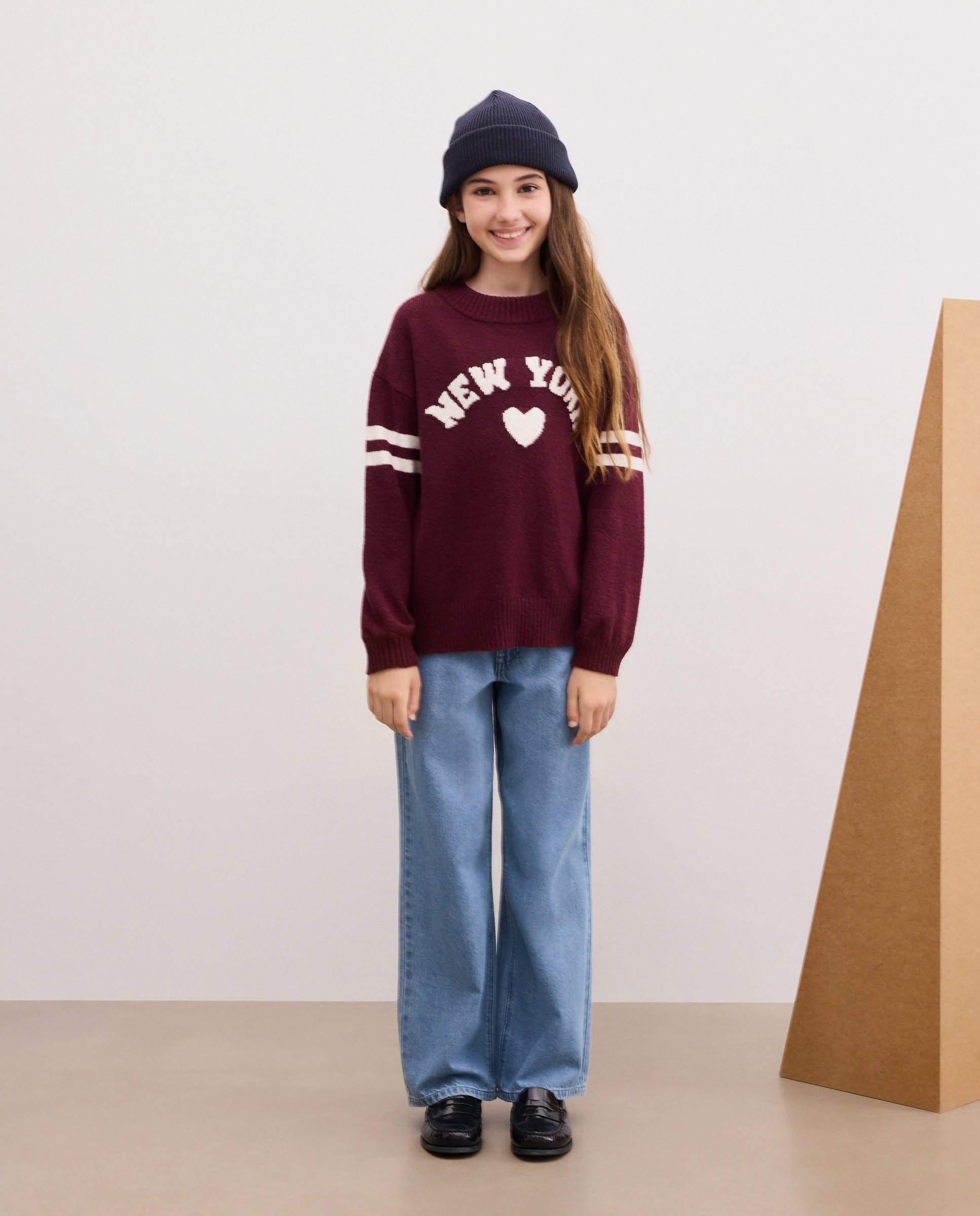 Camisola de Malha de Decote Redondo com Intársia de Texto Varsity e Riscas na Manga Rosa-2