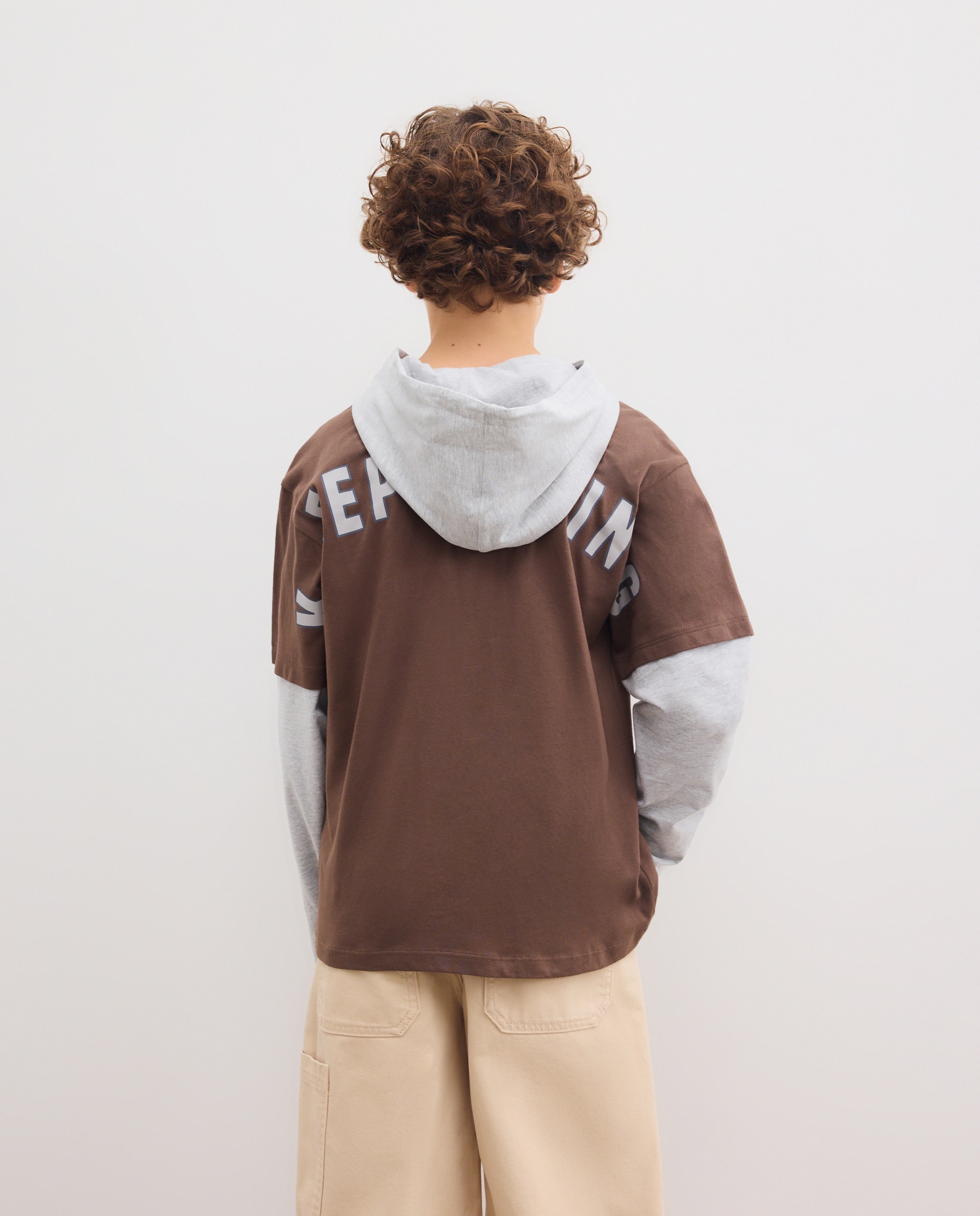 Imagen 3 de Camiseta manga larga con capucha de niño - Kids El Corte Inglés - Marrón Marrón