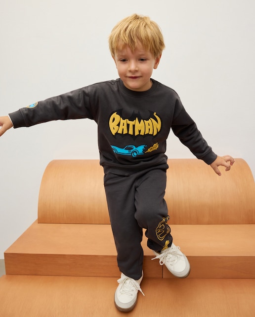 Imagen 0 de Conjunto dos piezas largo de niño con detalle Batman
