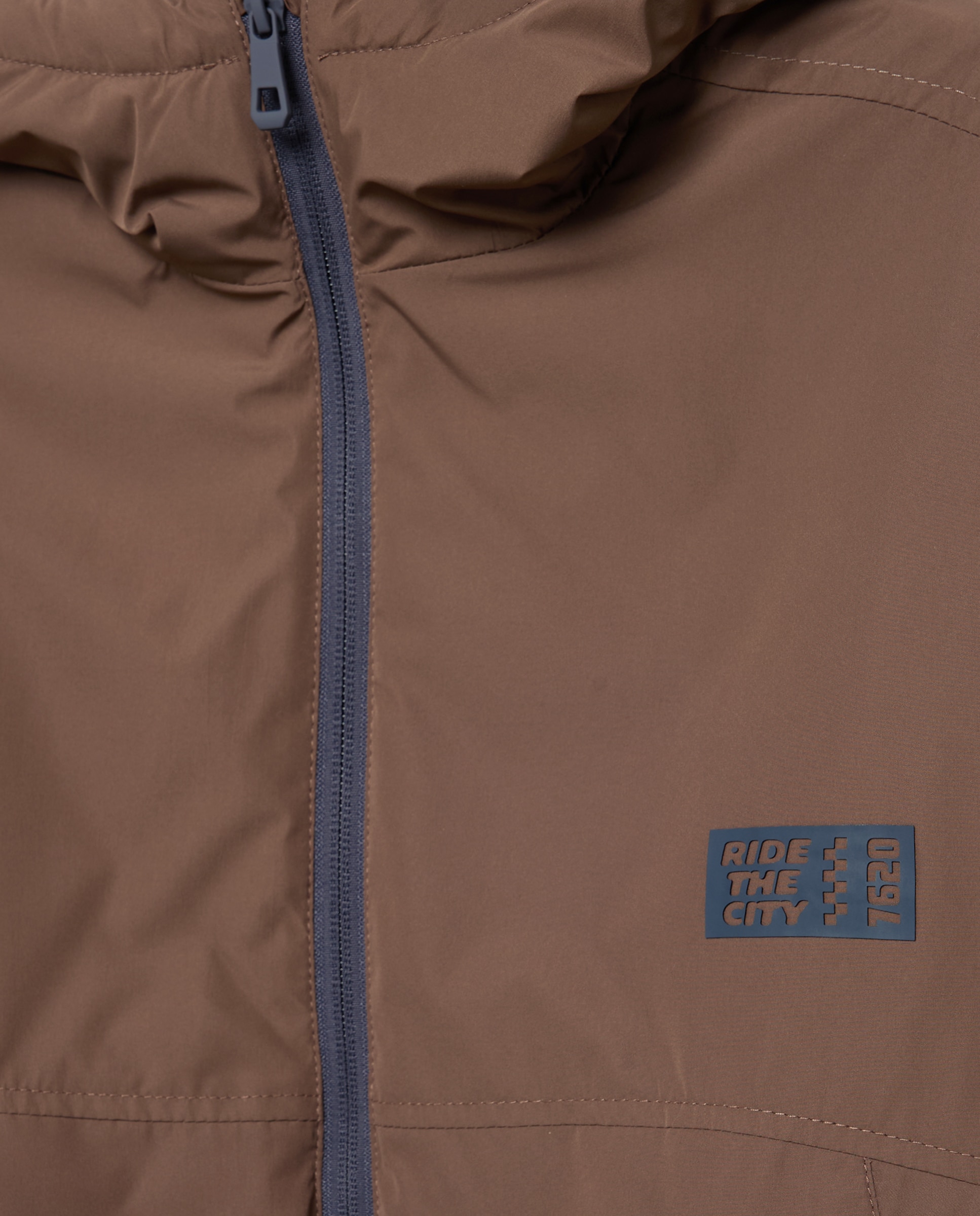 Parka ligera de niño con cortes en color liso - Kids El Corte Inglés - Marrón Marrón-7