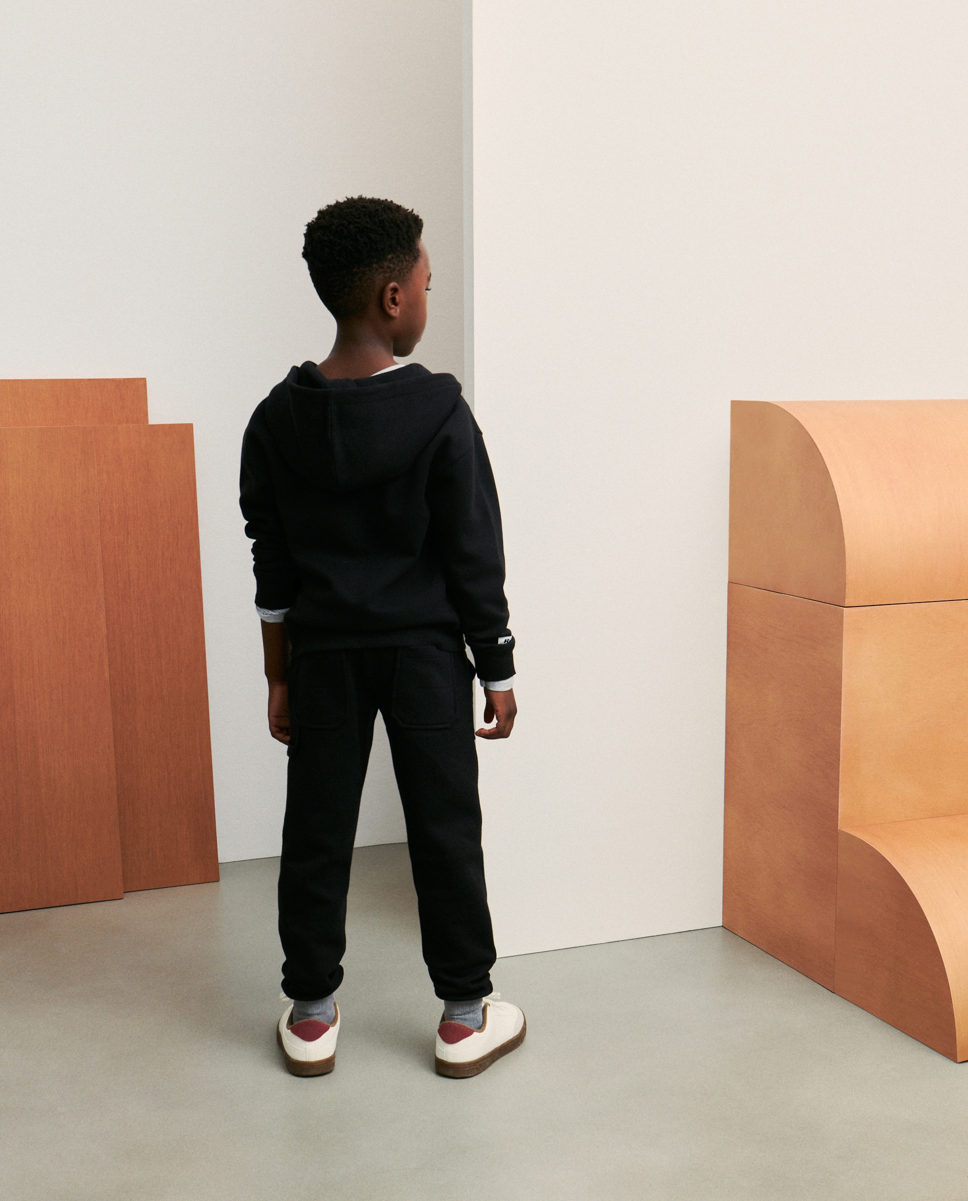 Sweatshirt Aberta com Capuz Preto-3