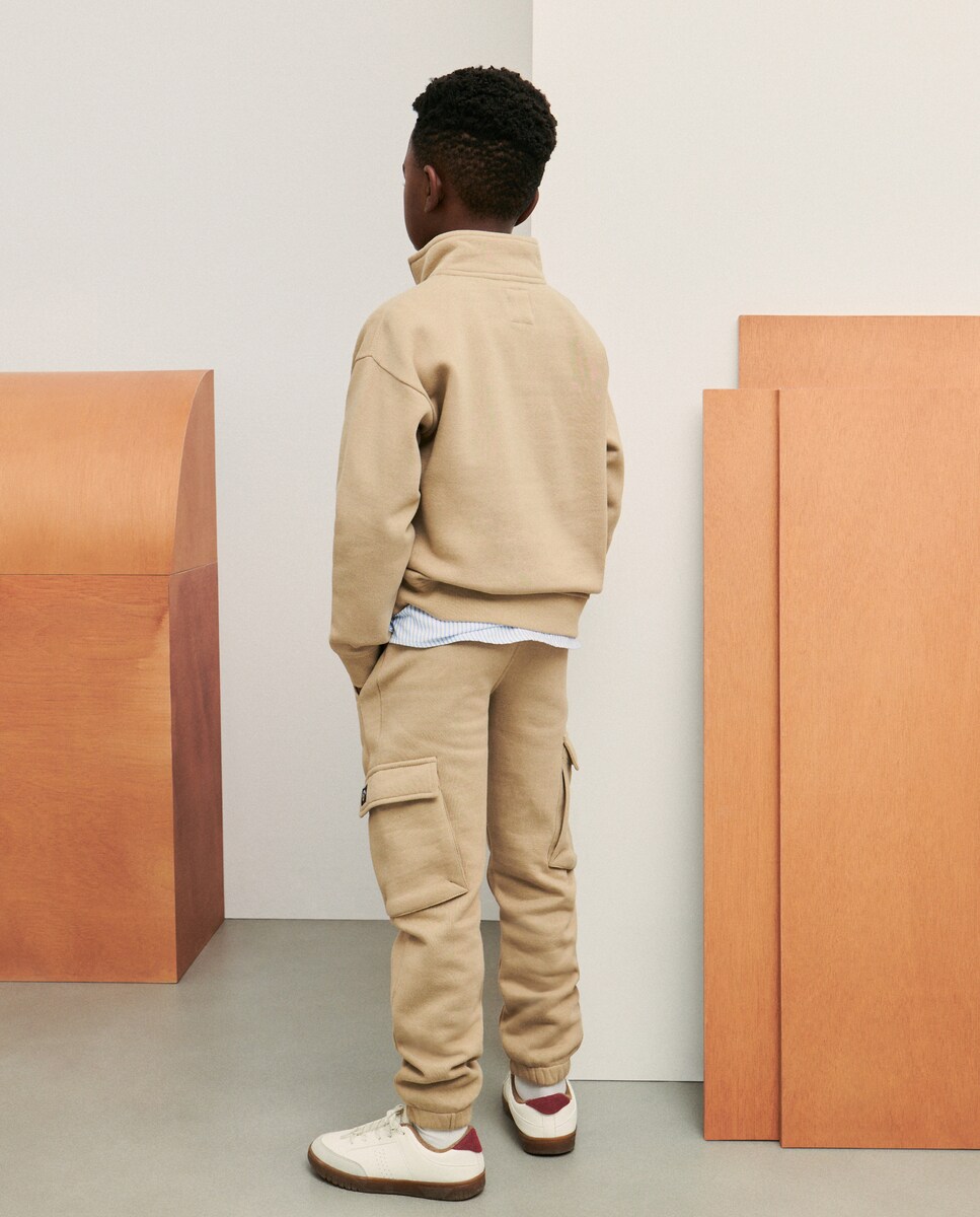 Sweatshirt Lisa com Gola Trucker 730 Camel-4