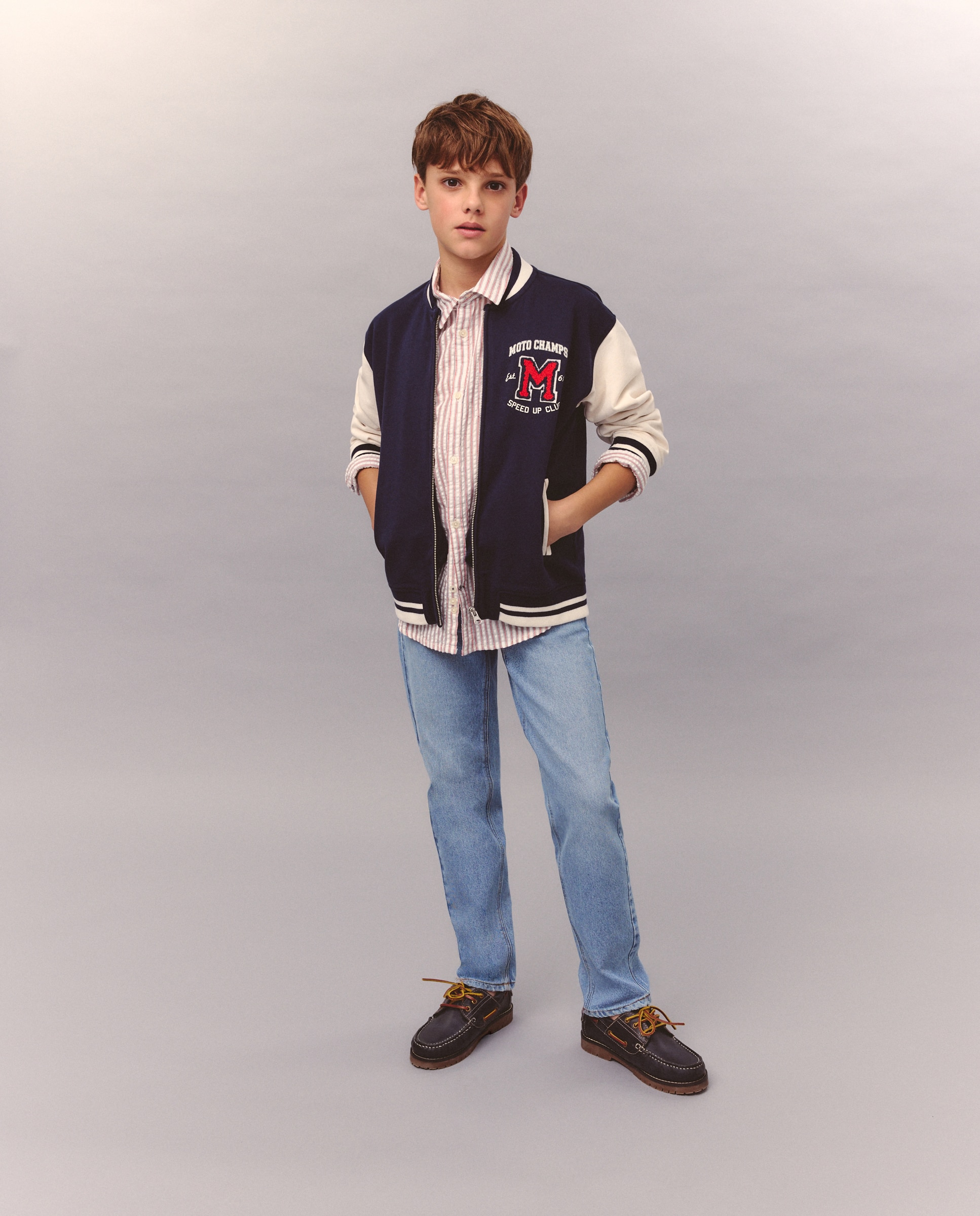 Imagem 0 de Sweatshirt Aberta Tipo Blusão Bomber com Estampado de Fantasia