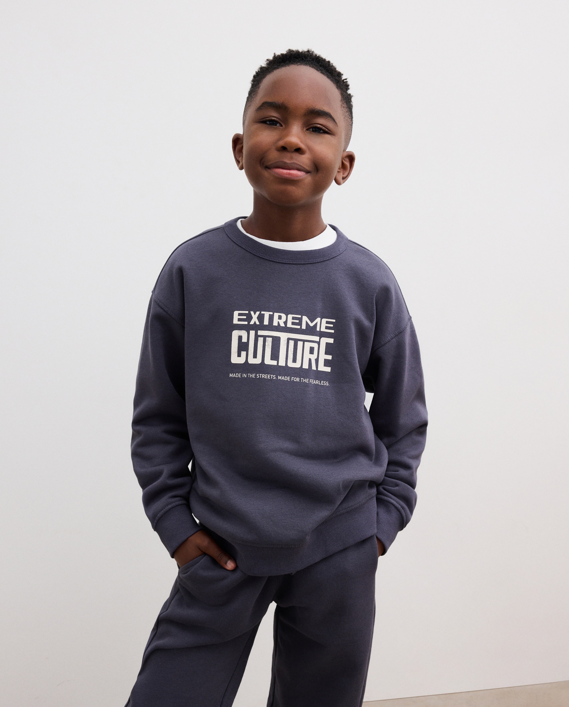 Imagem 0 de Sweatshirt Básica com Gola Redonda e Fantasia