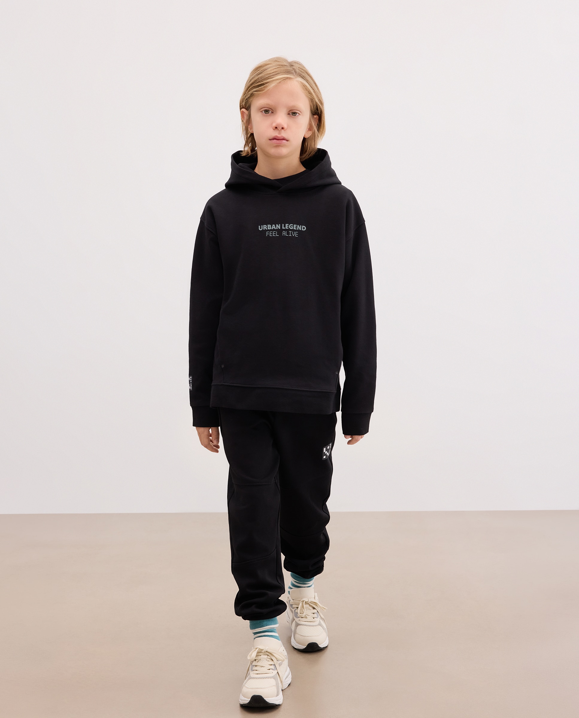 Sweatshirt Interlock Fechada com Capuz Preto-2