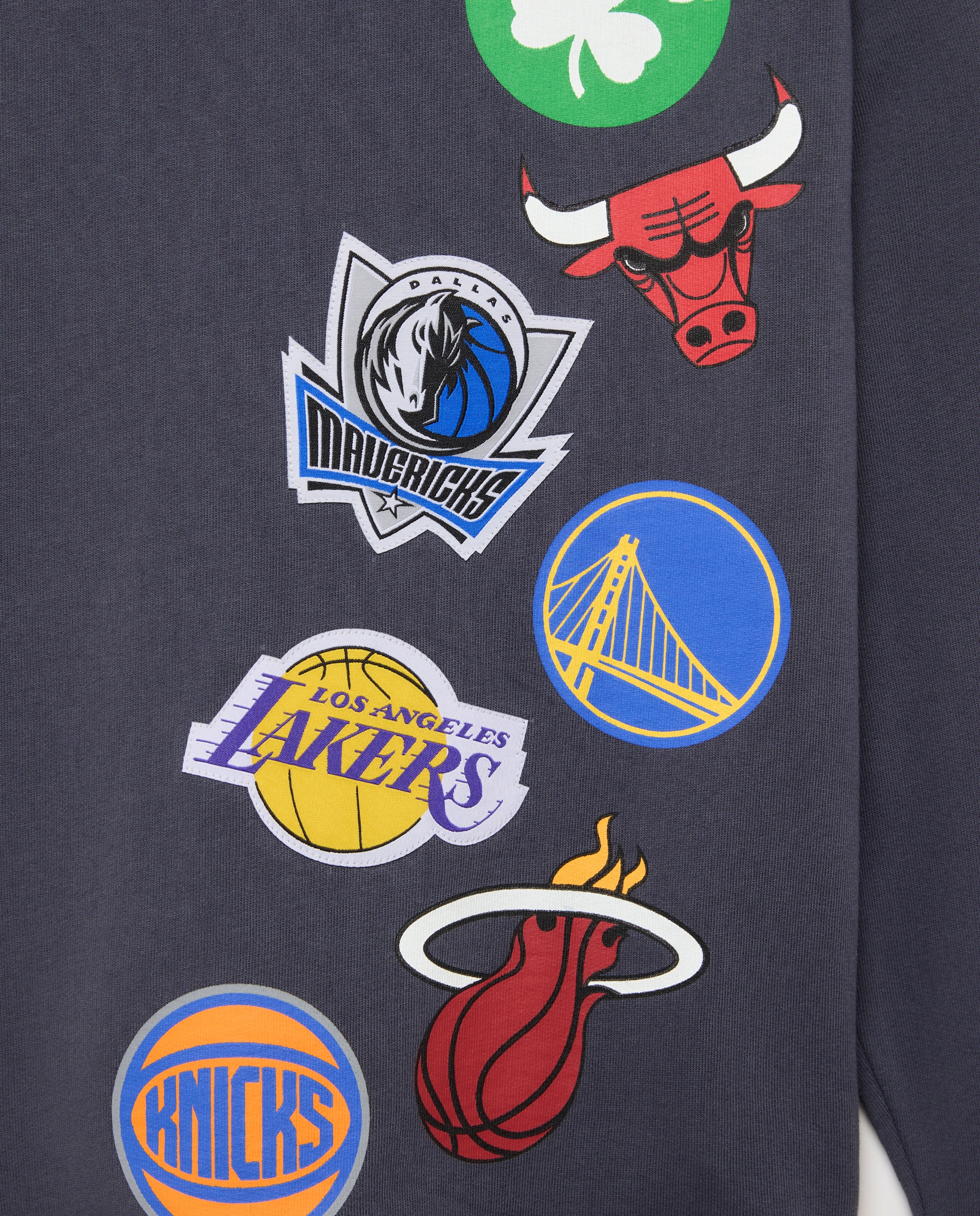Sweatshirt Fechada com Gola Redonda e Fantasia NBA Cinzento-5