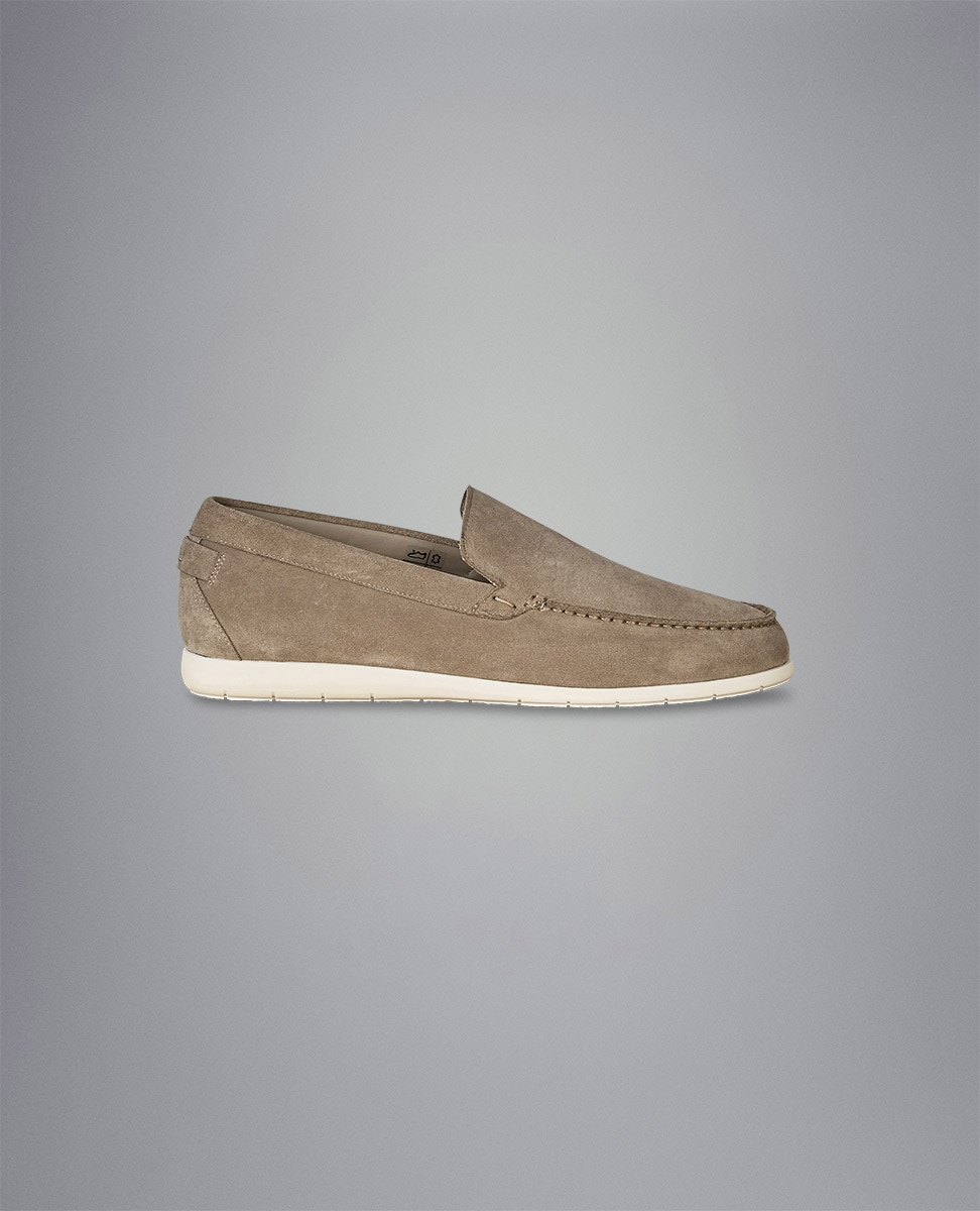 Imagem 0 de Sapatos Tipo Mocassins em Camurça