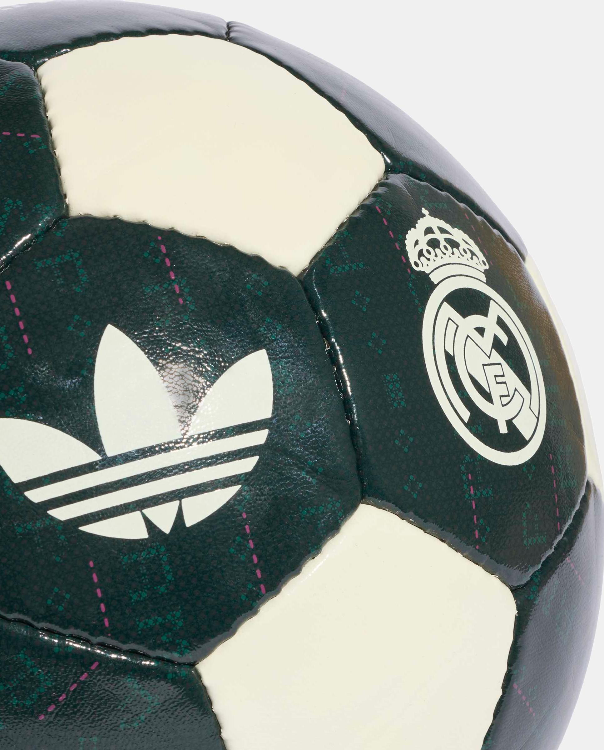 Bola de Futebol Real Madrid Away 2026/2027 Verde / Branco-3