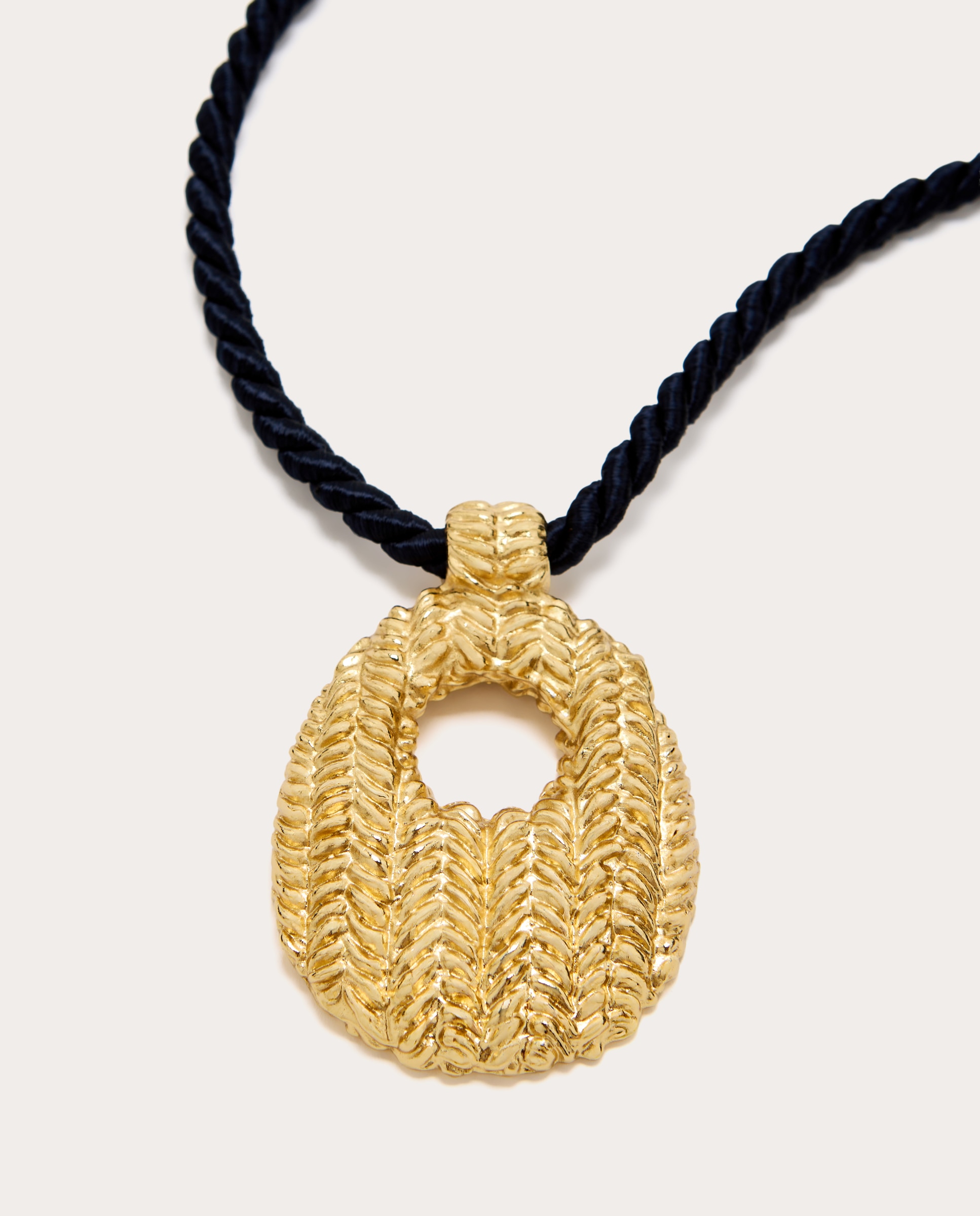 Colgante Manuela de metal dorado texturizado - Oro Oro-2