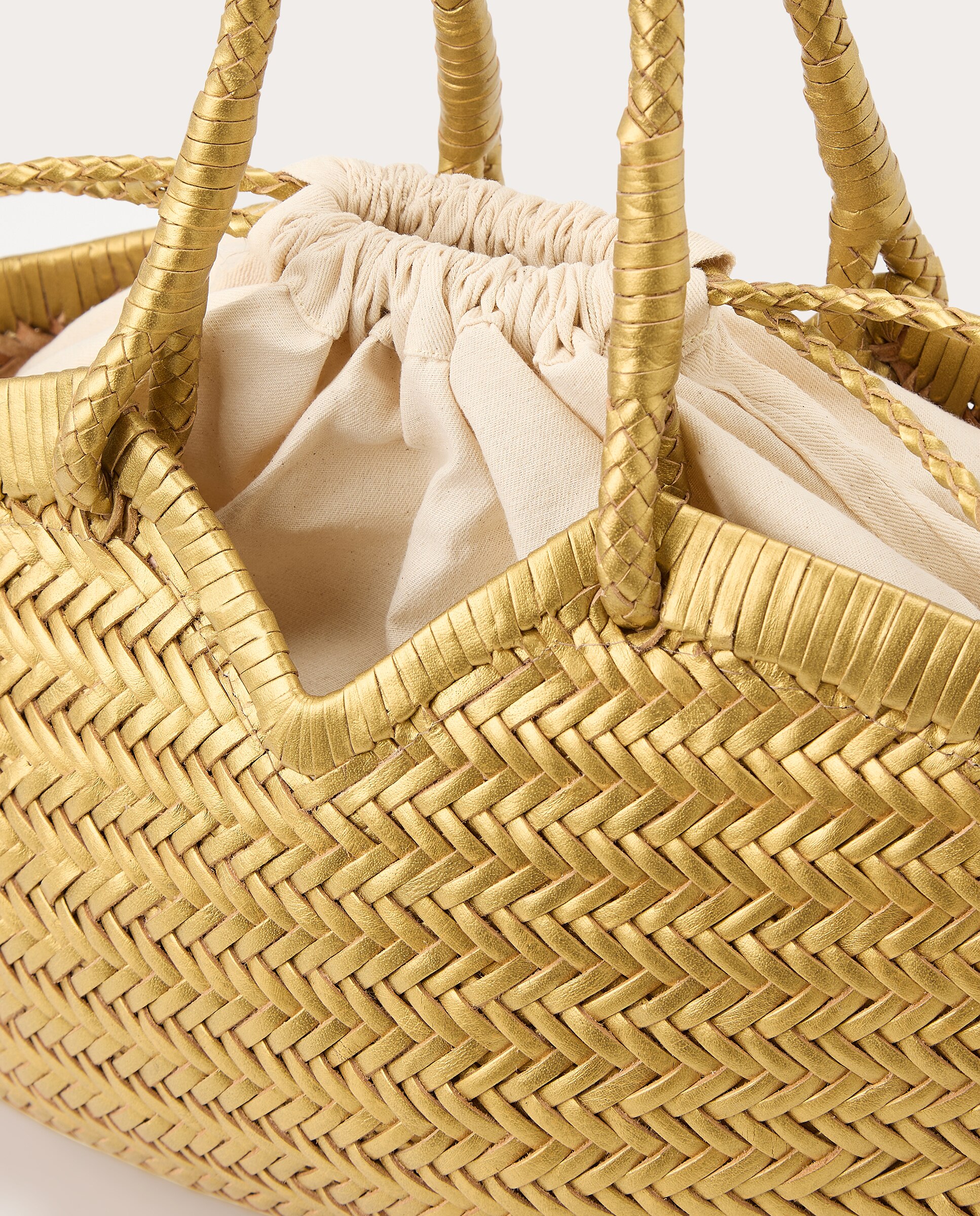 Mala Shopper Crudelia em pele Ouro-3
