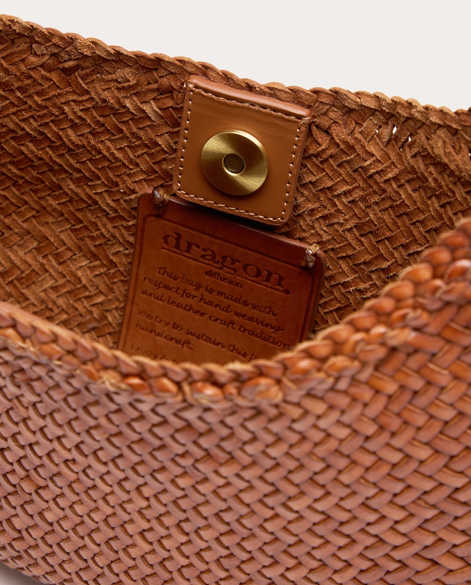 Mala de Ombro Nova Luna em Pele Castanho-claro-3