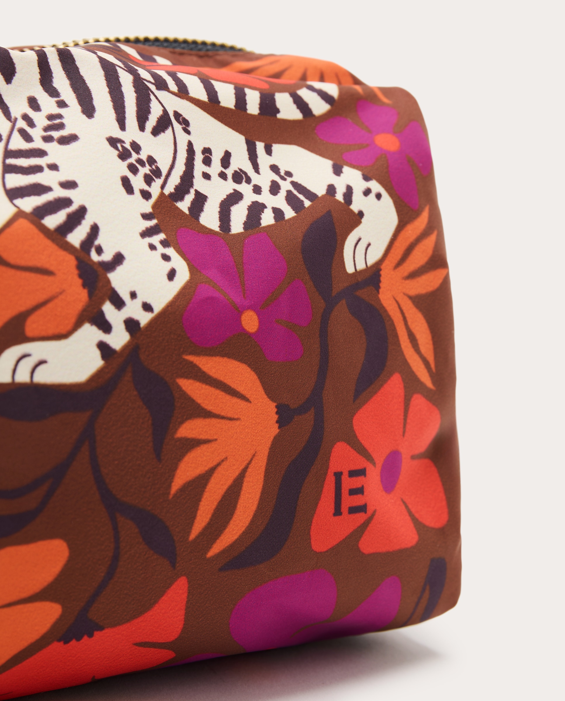 product.carousel.image.label