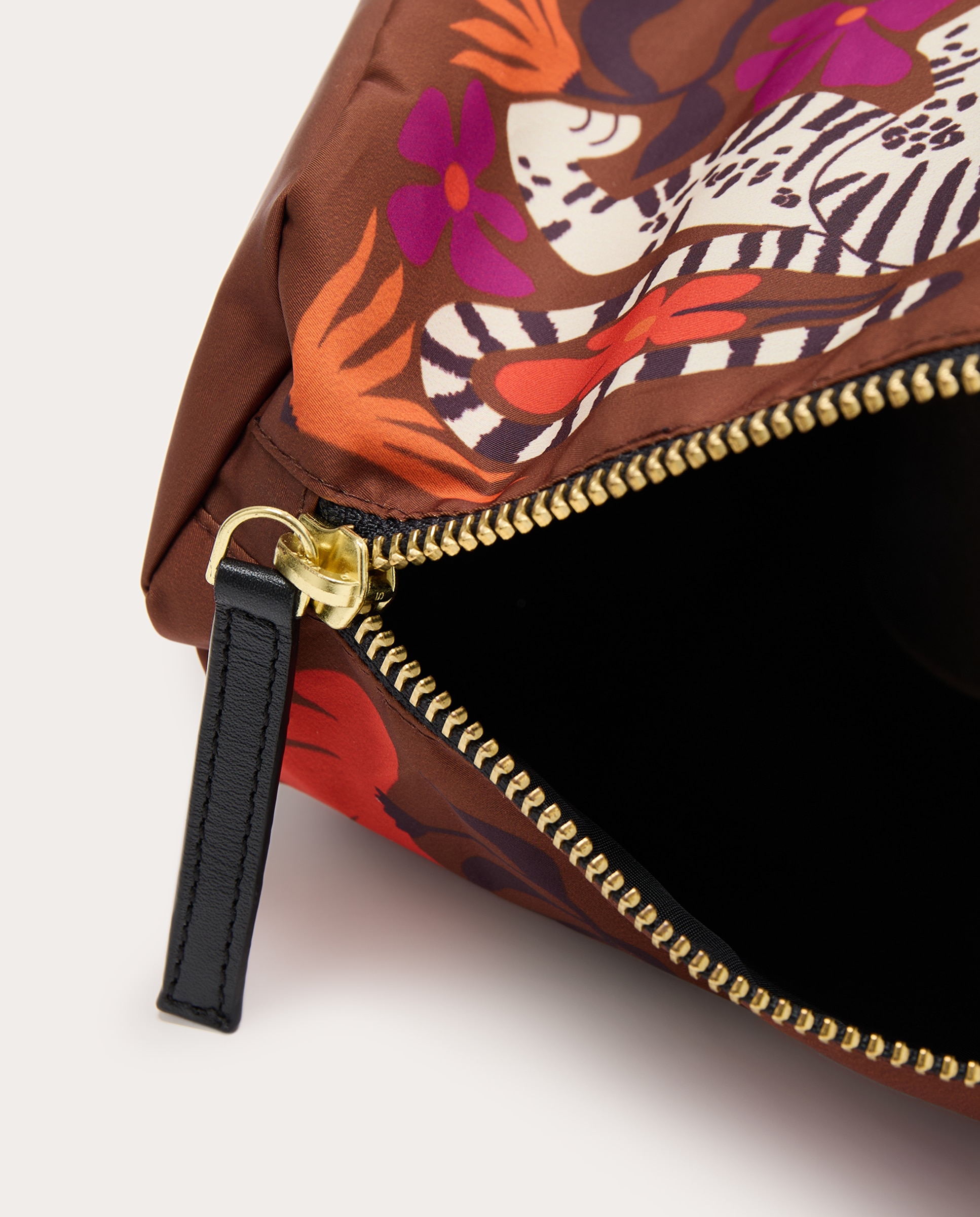 product.carousel.image.label