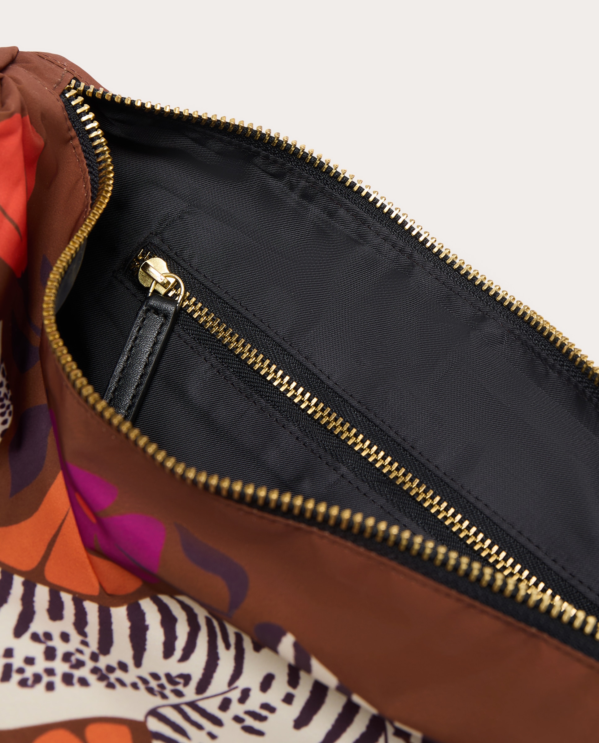 product.carousel.image.label