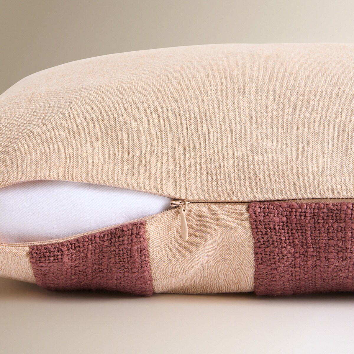 Capa de Almofada Tyler Castanho-3