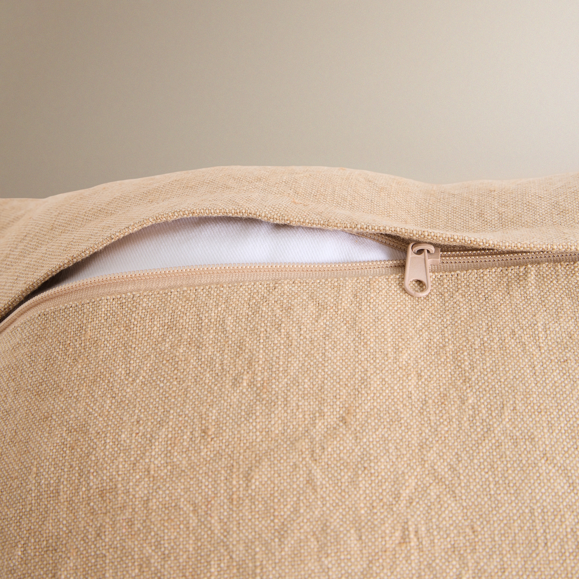 Funda de cojín bordada Layla Beige-3