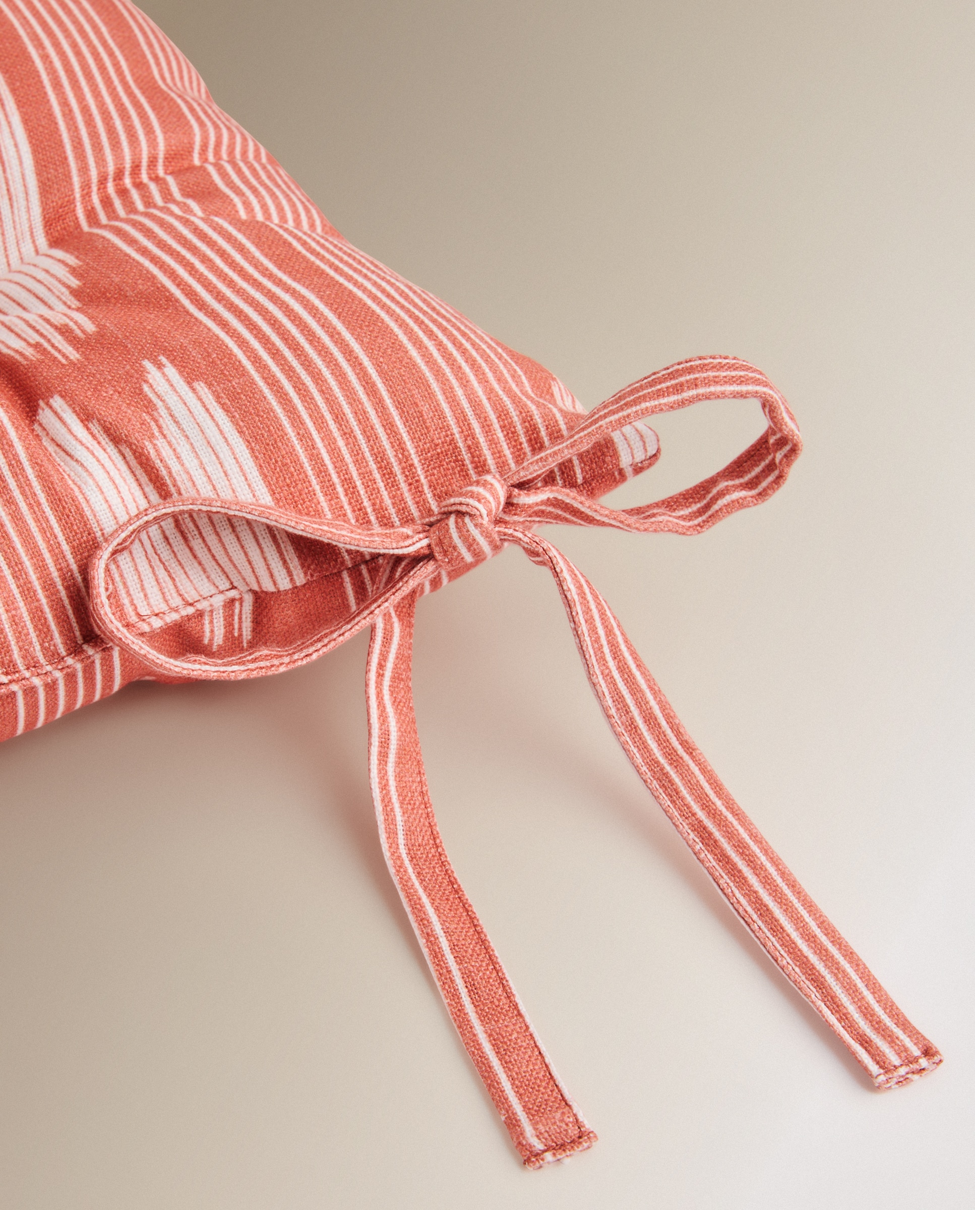 Almofada para cadeira Ikat Pollensa Coral-3