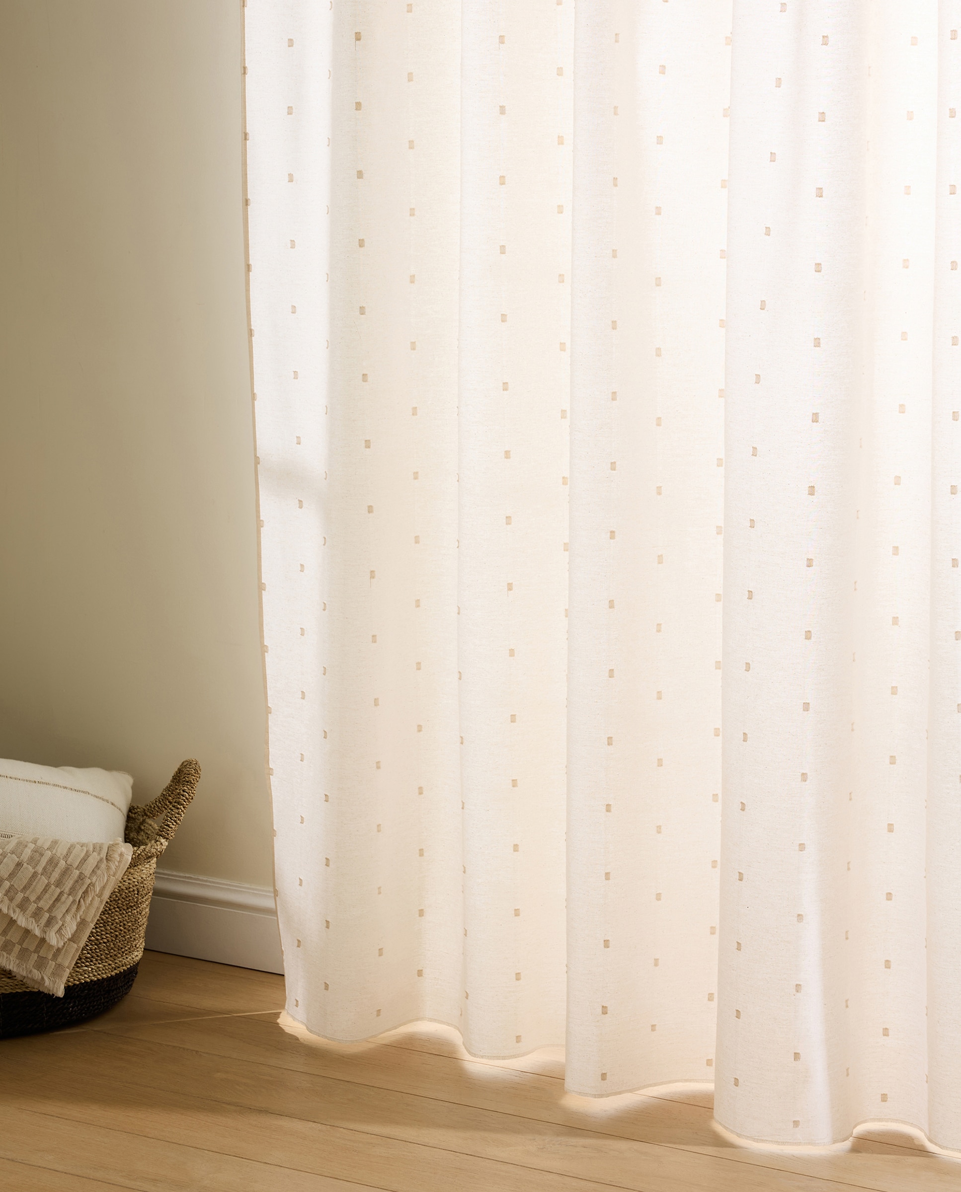 Imagem 0 de Cortinado Confecionado com Sistema Multiusos Plumeti