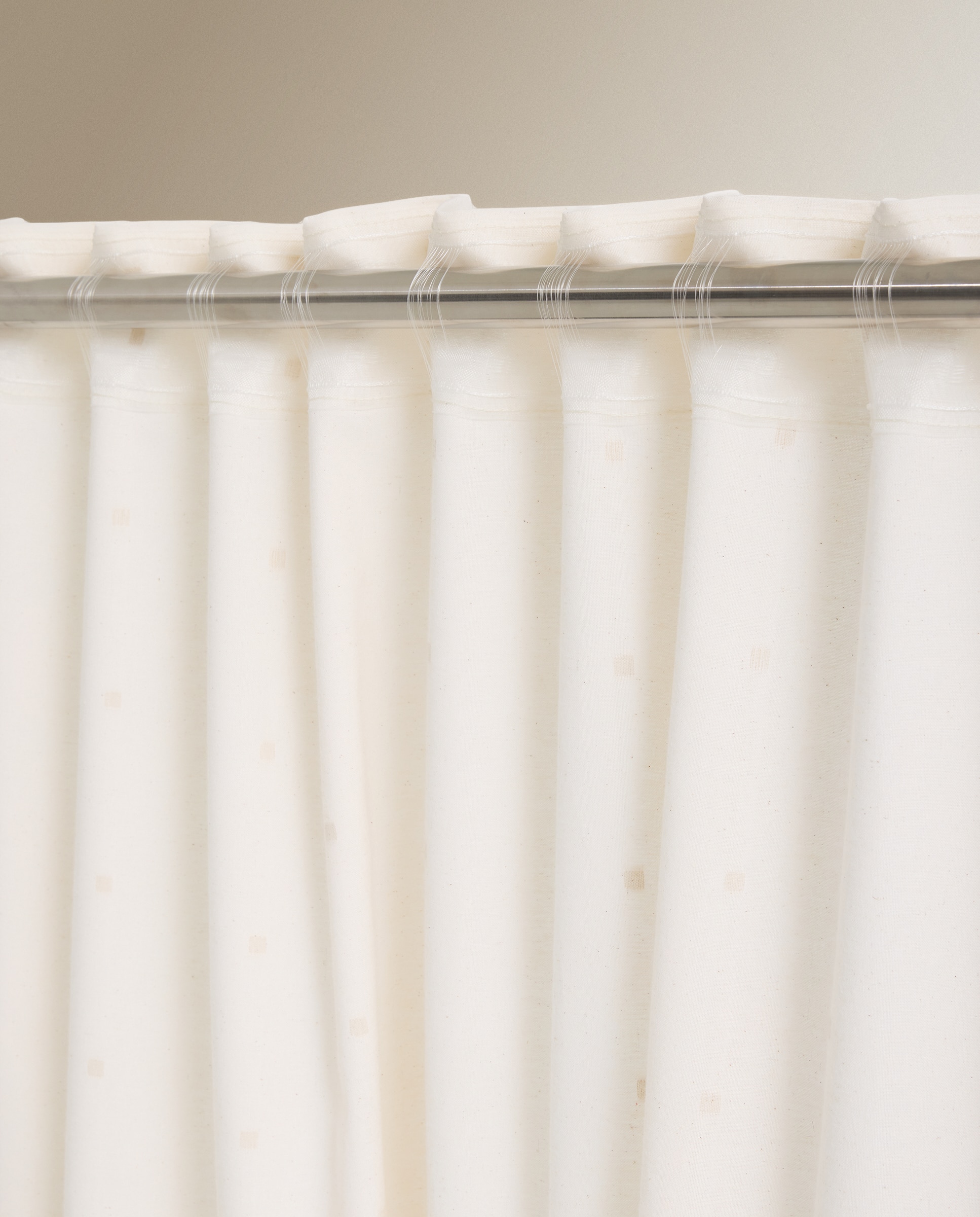 Cortinado Confecionado com Sistema Multiusos Plumeti Natural-5