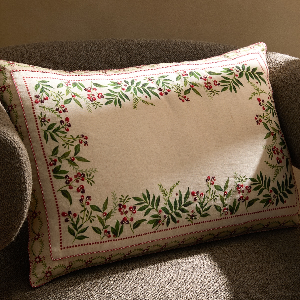 Cojín decorativo rectangular bordado Mistletoe Multicolor-1