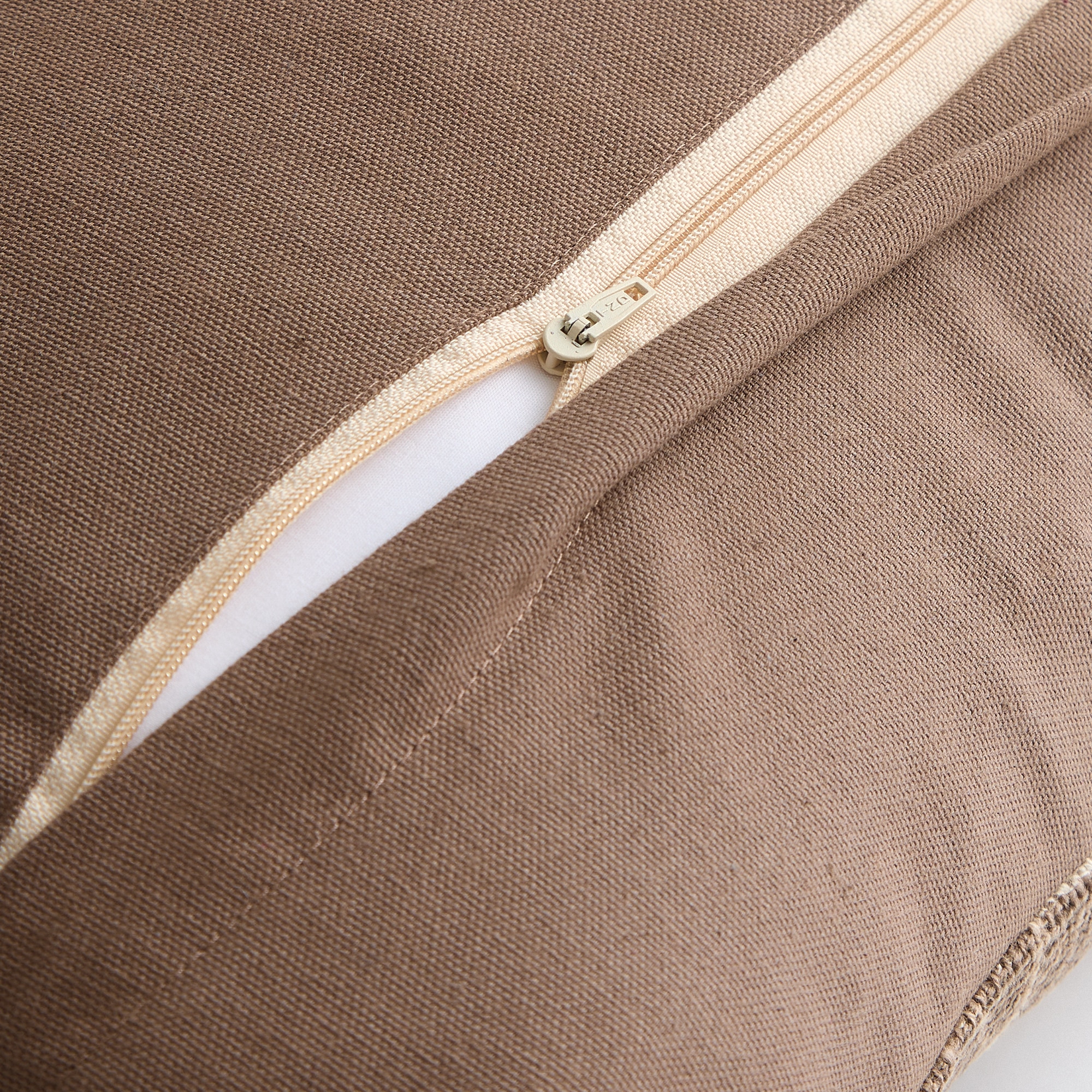 Almofada Decorativa Retangular Kotoba Castanho-3