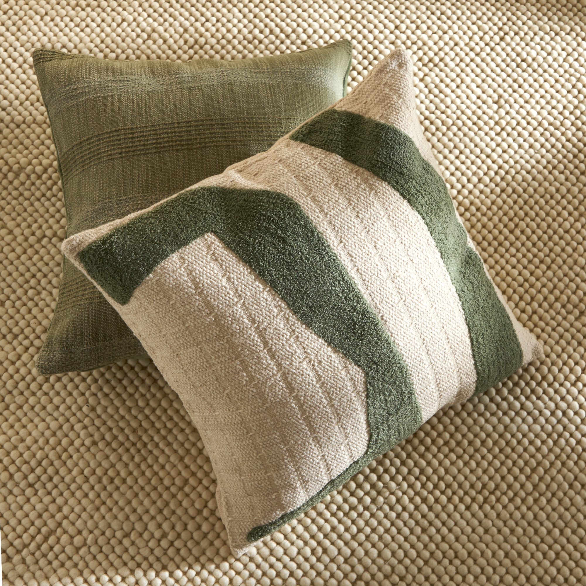 Almofada Decorativa com Bordado Kaiteki Verde-1