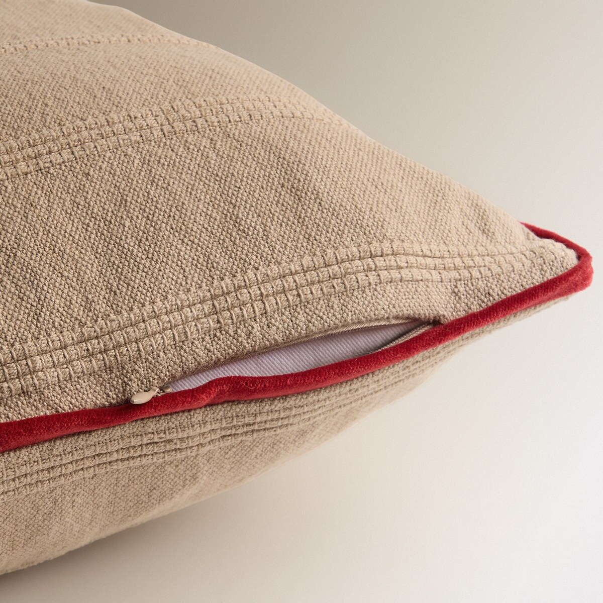 Almofada Decorativa Retangular com Bordado Harlington Vermelho-3