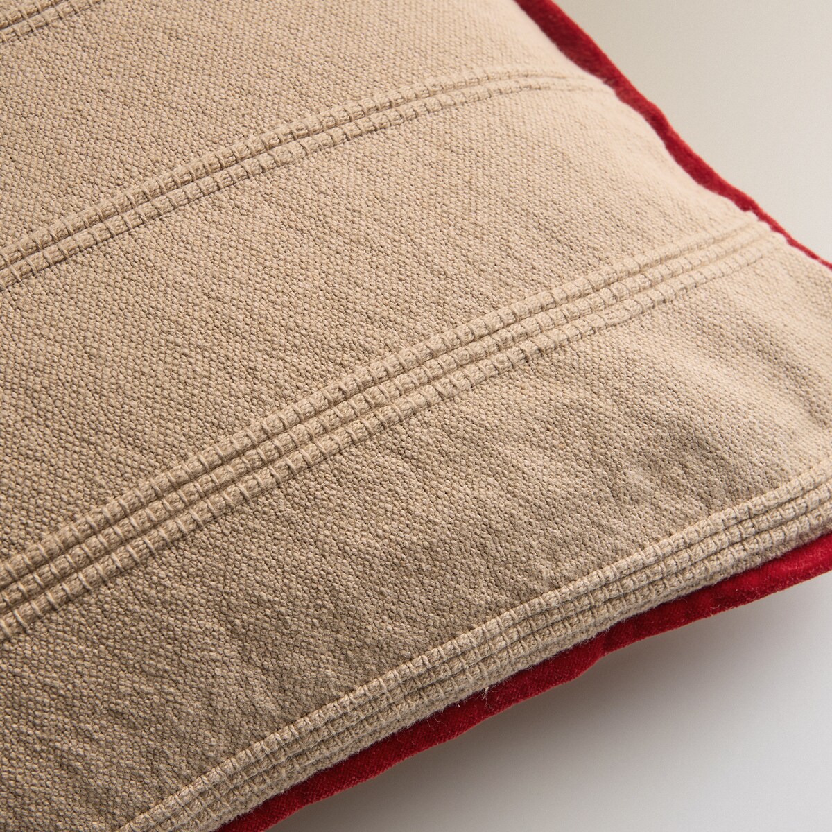 Almofada Decorativa Retangular com Bordado Harlington Vermelho-4