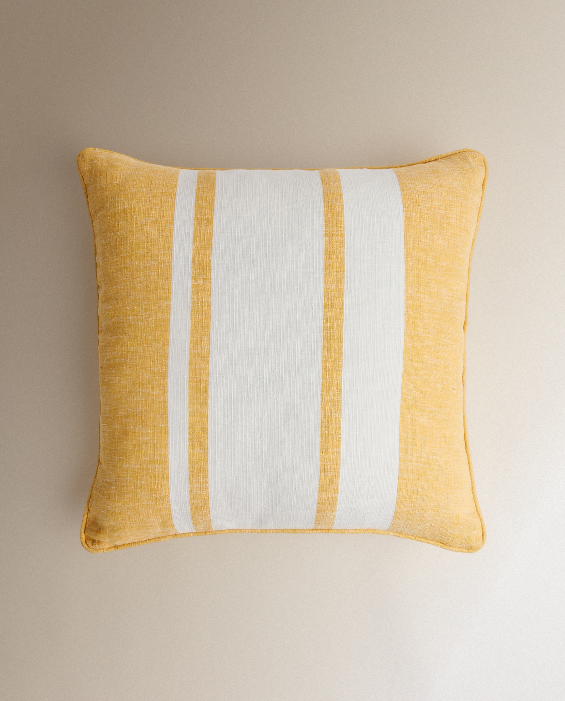 Almofada Decorativa Ziwa Amarelo-2