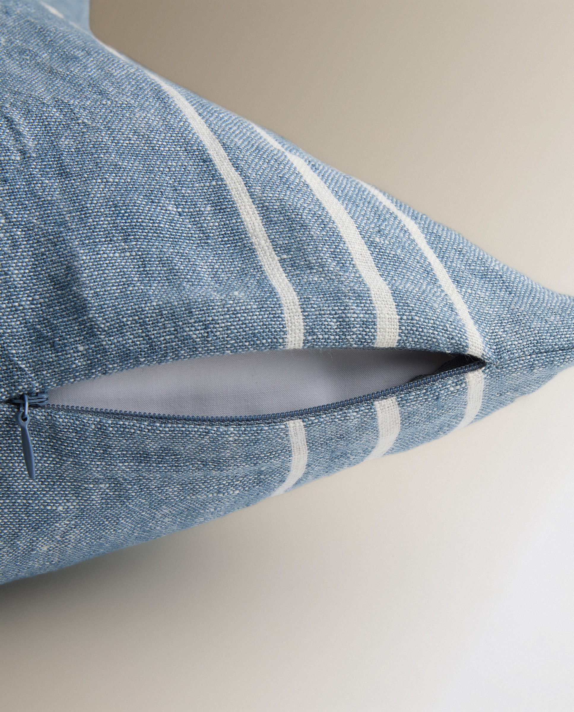 Imagen 3 de Cojín decorativo Kina - Denim 50 x 50 cm Denim