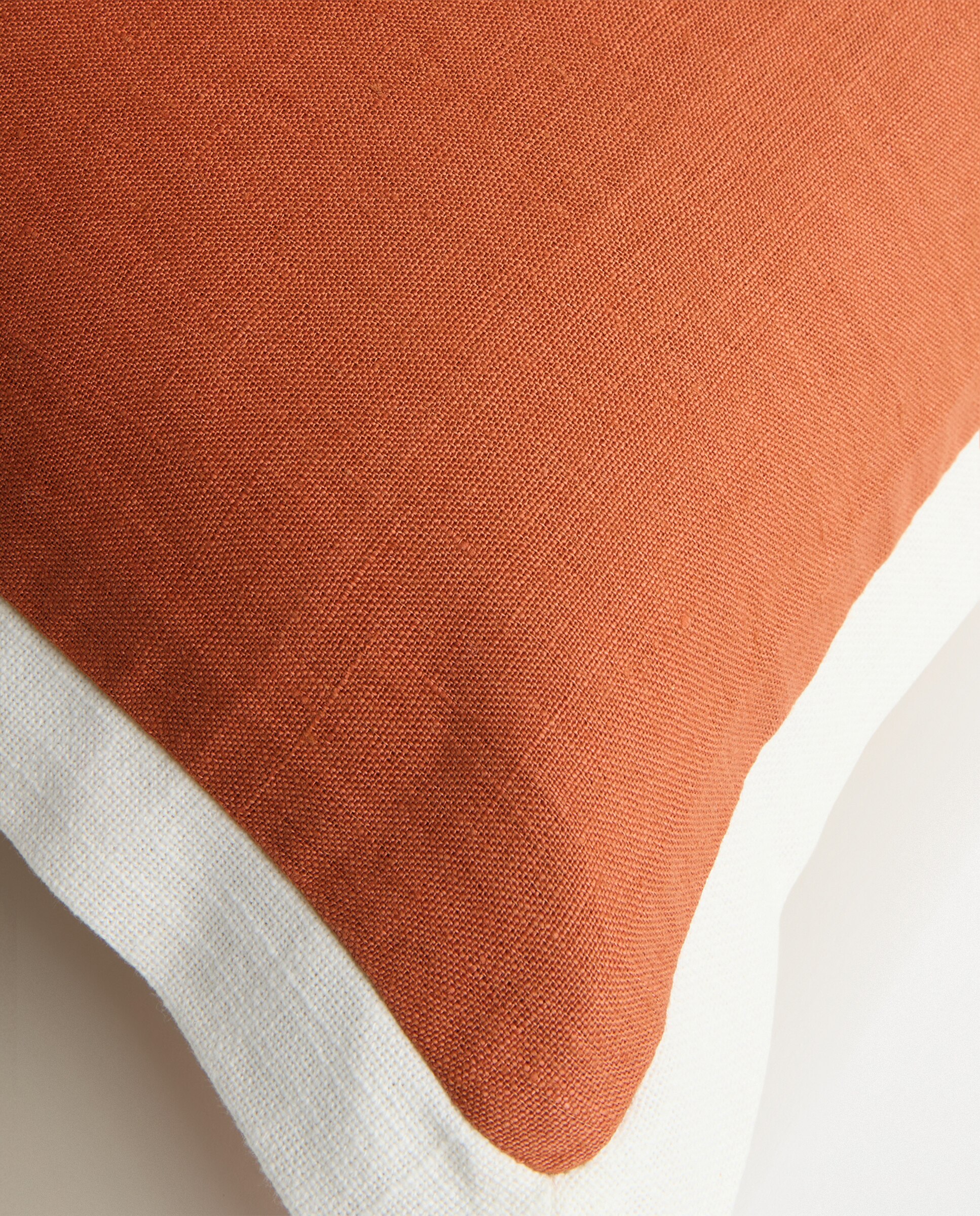 Almofada decorativa Zhaleh 19 Cobre-4