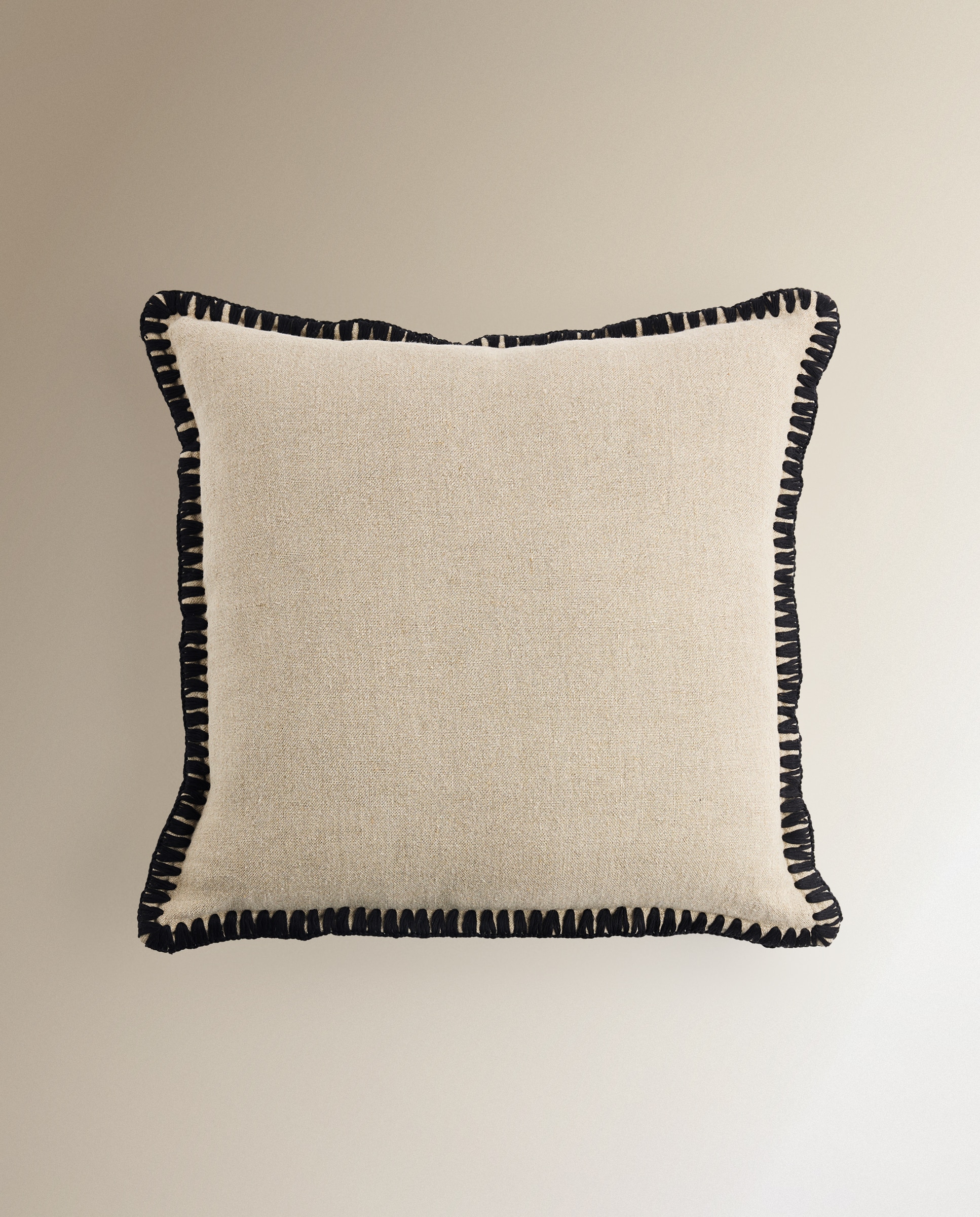 Imagen 2 de Cojín decorativo Kris - Beige 50 x 50 cm Beige