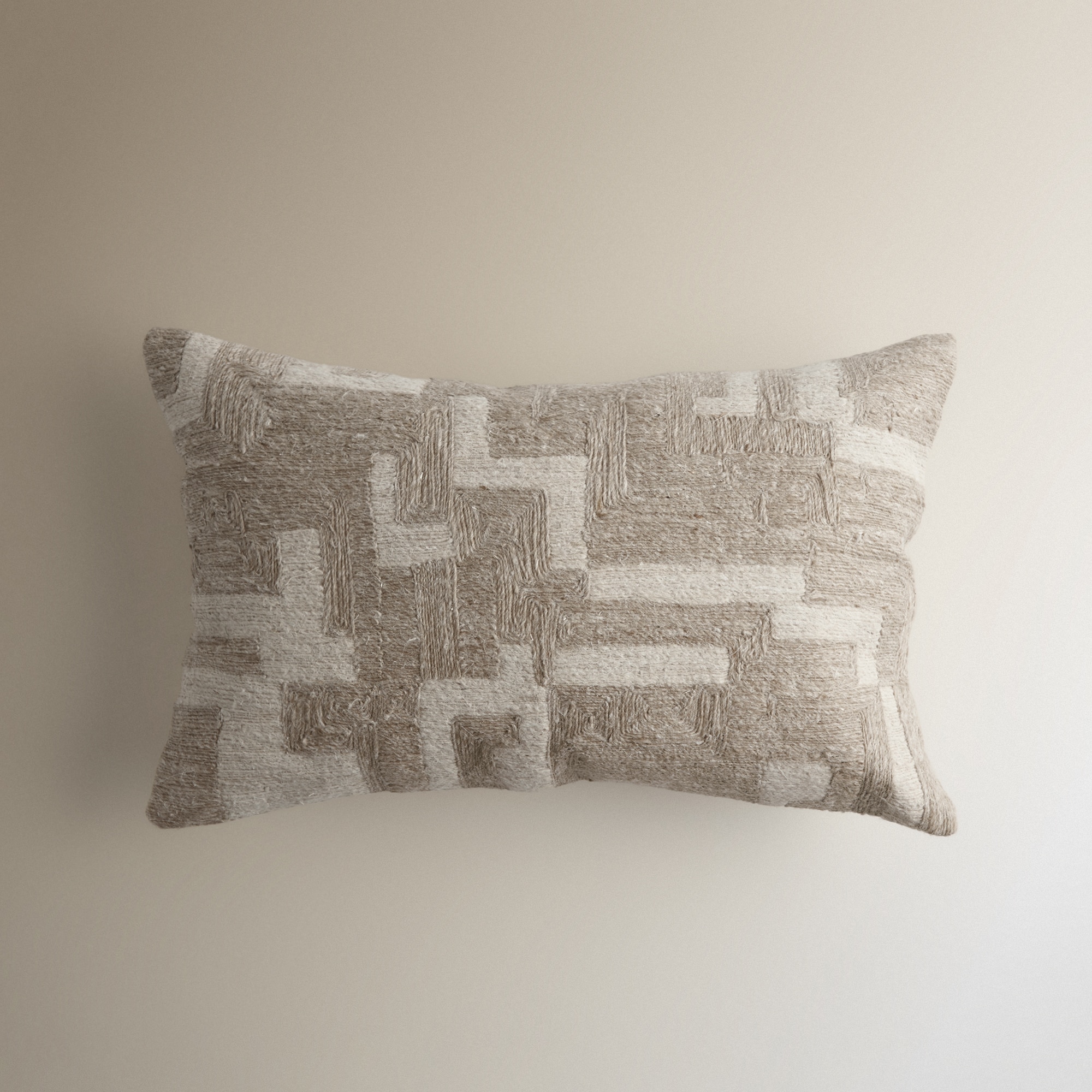 Almofada Decorativa Retangular com Bordado Shibumi Bege-2