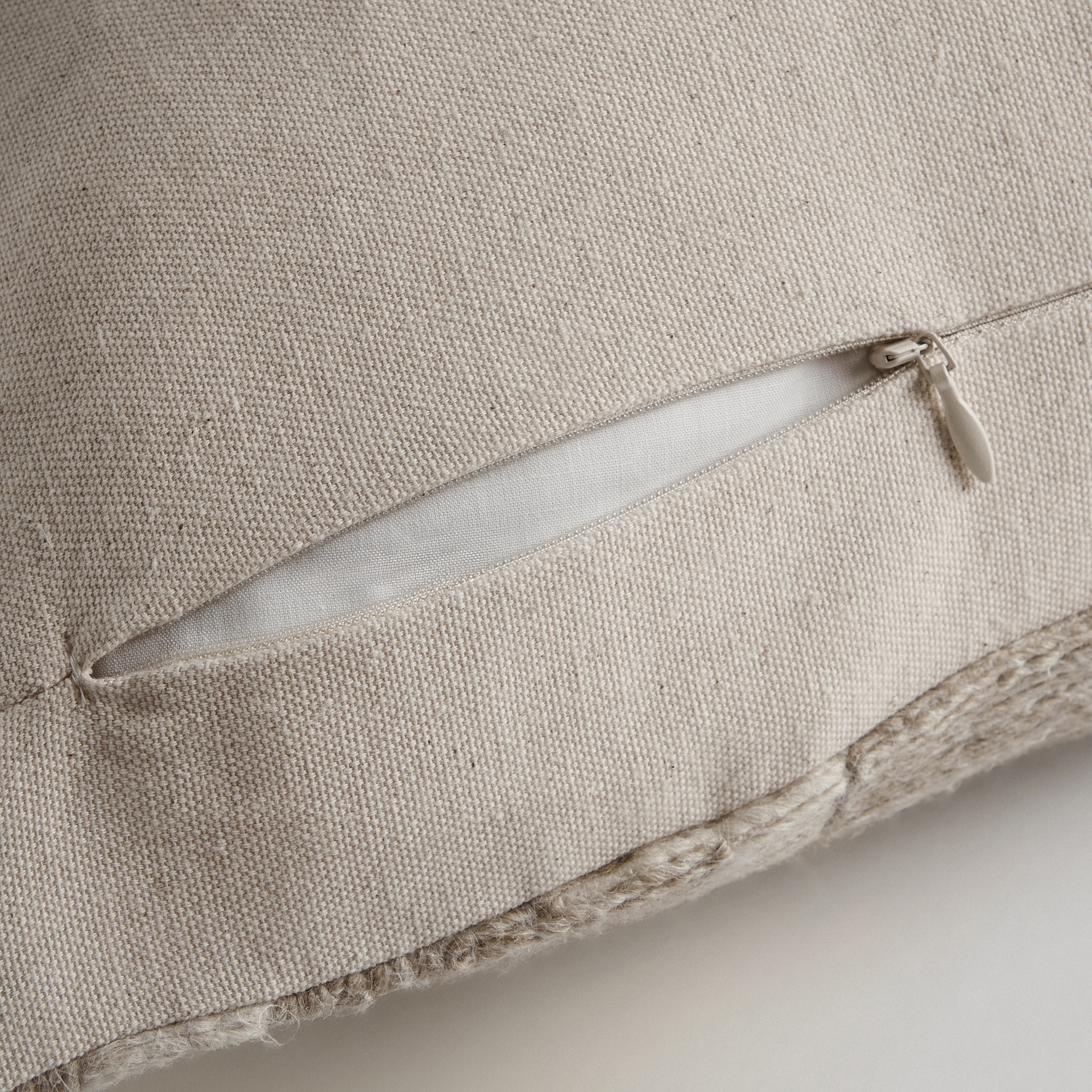 Almofada Decorativa Retangular com Bordado Shibumi Bege-3