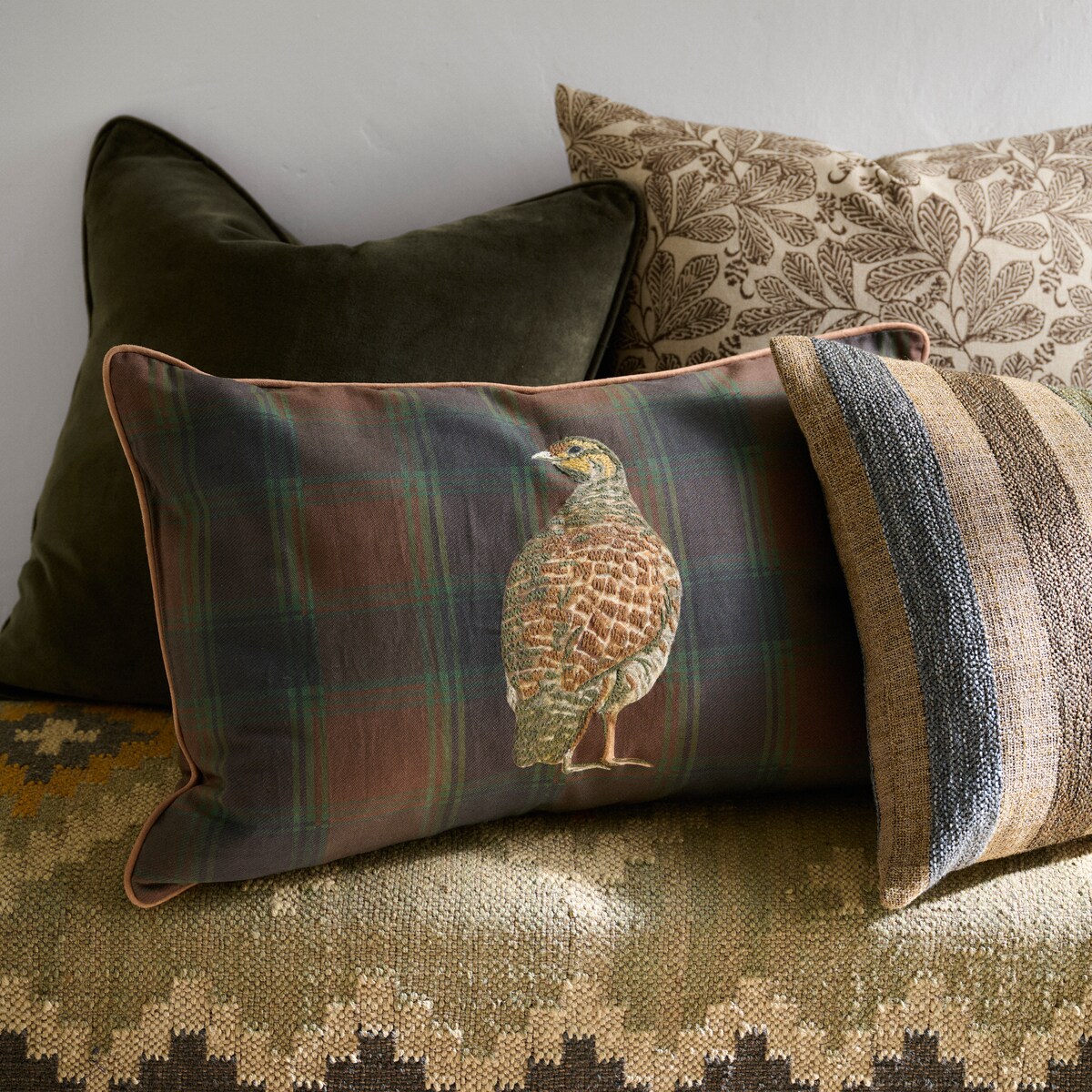 Almofada Decorativa Retangular com Bordado Balmoral Verde-6